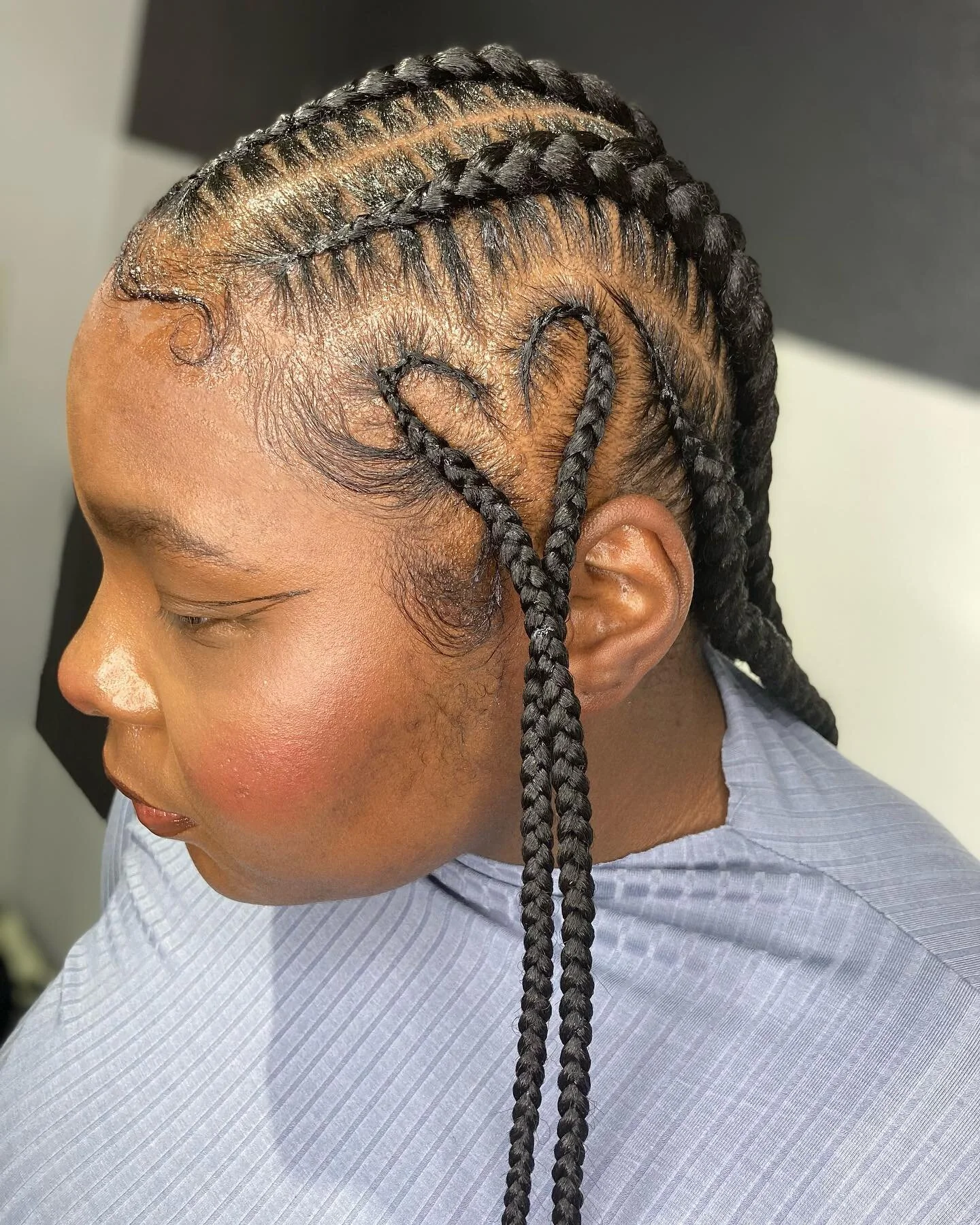 &ldquo;Turn up the music let&rsquo;s celebrate, I got a feelin im gon be ok!!! ITS ABOUT DAMN TIME&rdquo; @lizzobeeating is definitely a big mood 😝 
.
.
Book this look under feed ins! 
.
.
Link in bio 
.
.
#feedinbraids #stitchbraids #freestylebraid