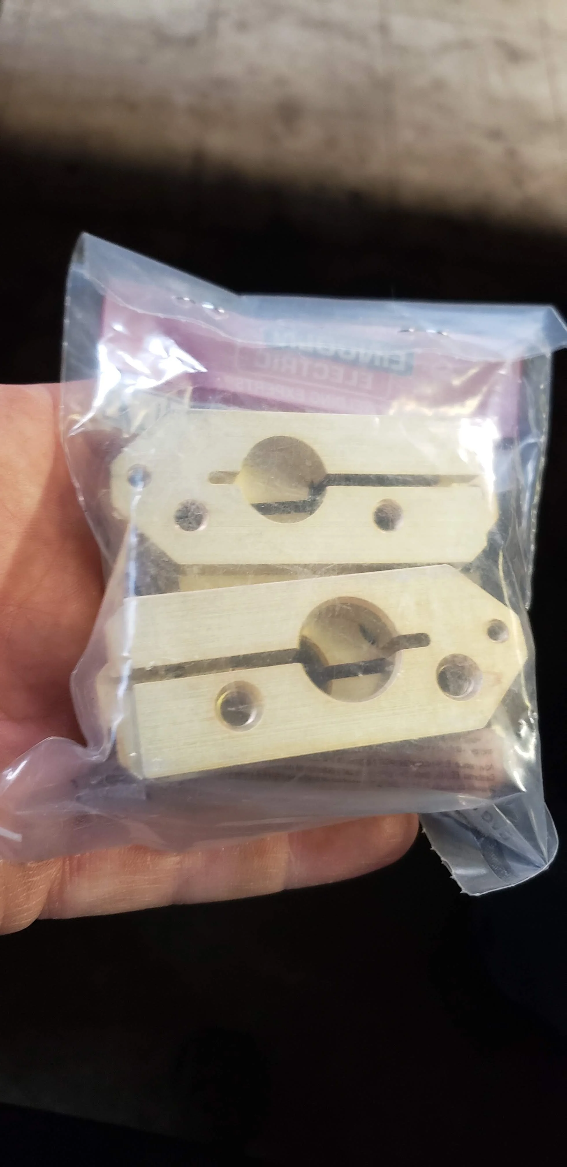 Lincoln Electric Century 412-465-666 CONNECTOR, GUN