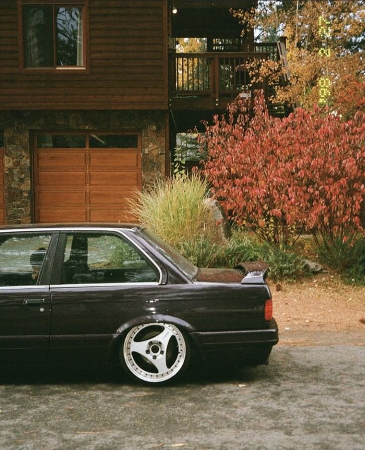 e30 slammed.jpeg