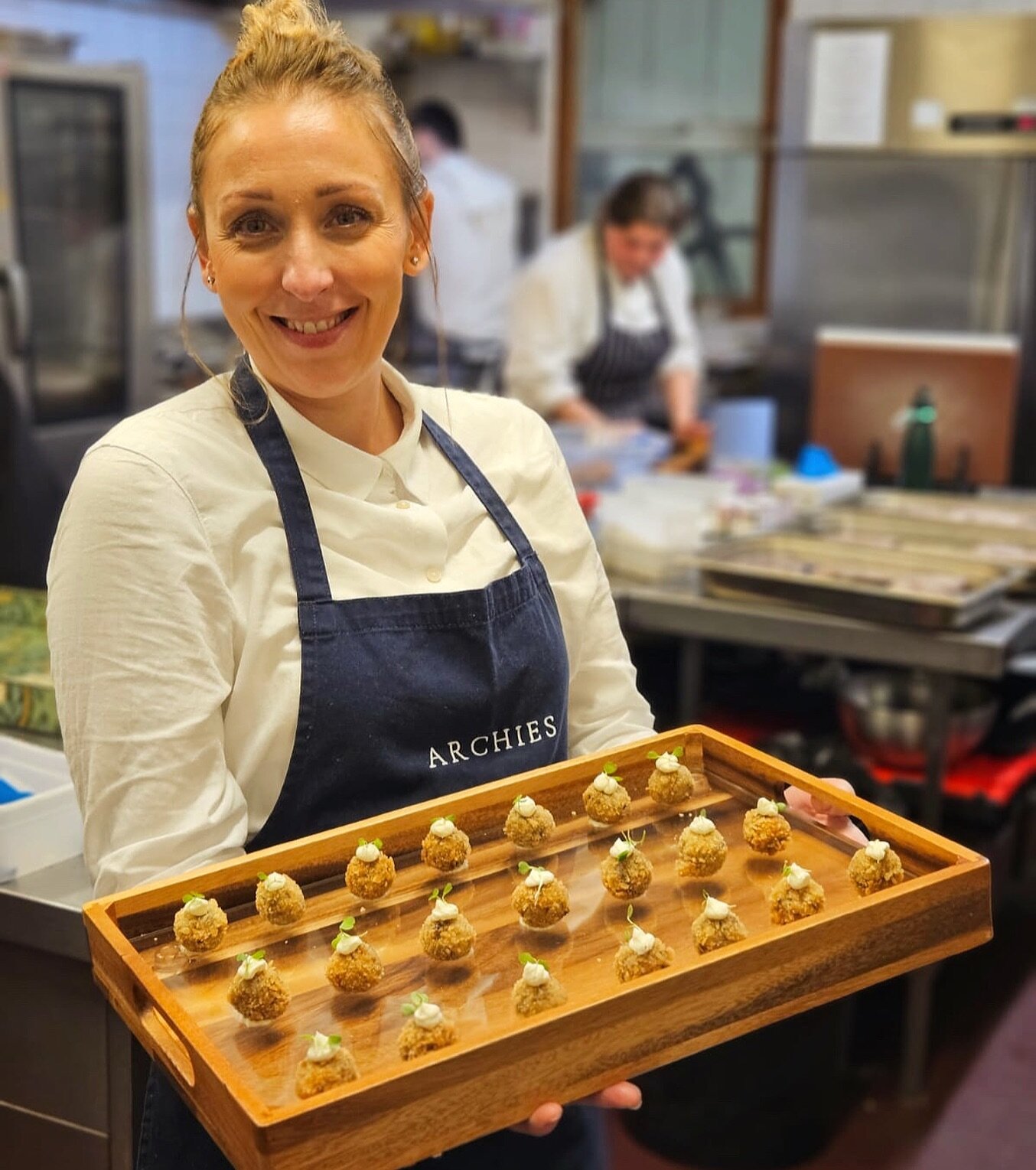 Christmas party season 🪩🎄

It&rsquo;s all about the canap&eacute;s this festive season. Here we are serving our lamb belly and Manchego bon bon with smoked garlic aioli - delicious!

#archiesfood #festivecatering #londoncaterer #seasonalcaterer #fe