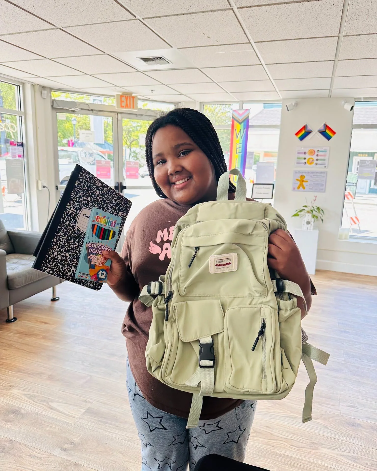Backpack Giveaway | Distribucion de Mochilas
