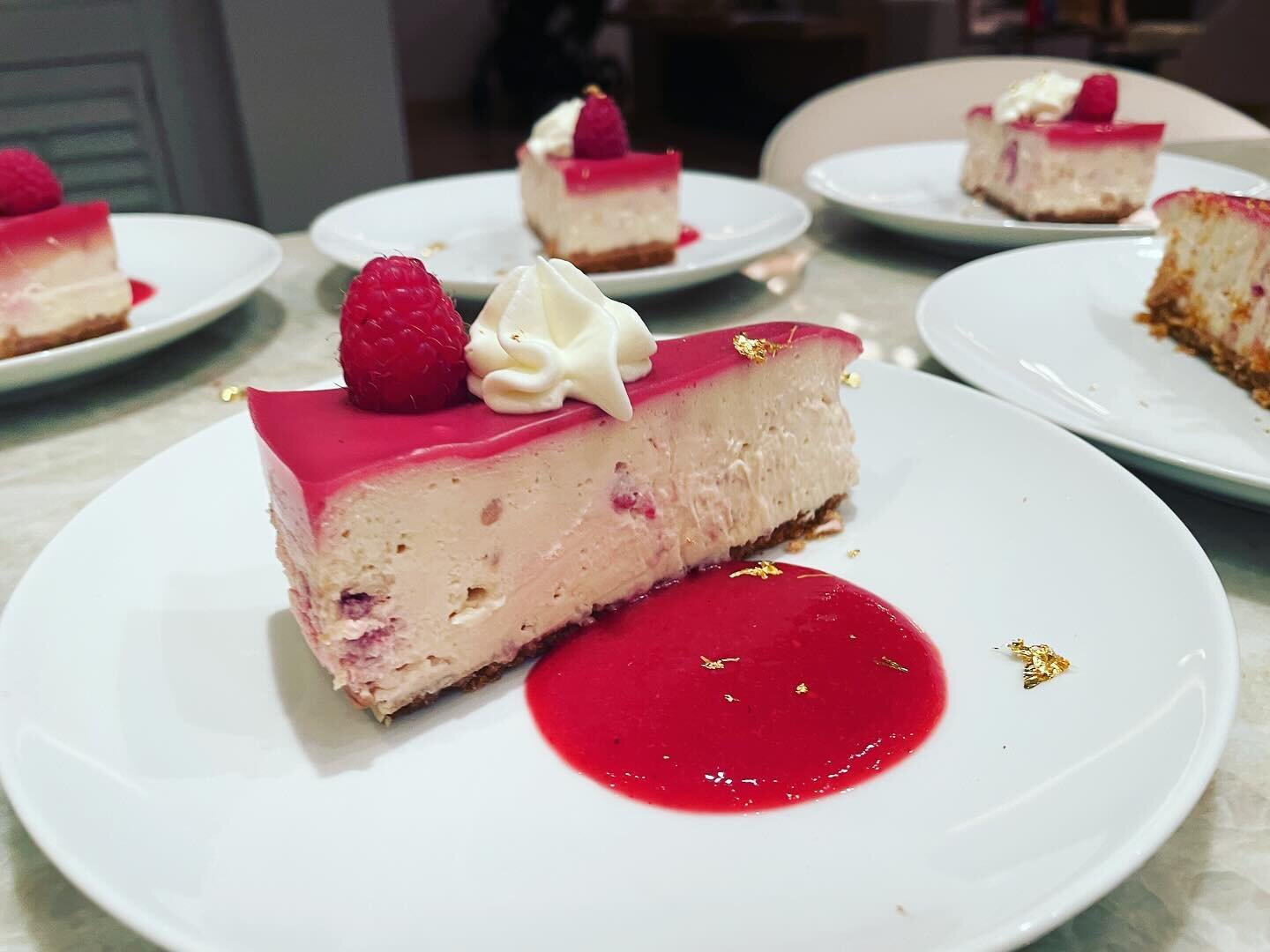 Raspberry Goat Cheese Cheesecake soooo good.
#dessert #goatchesse #cheesecake #throwback #instagood #cheflife #privatechef #mauihawaii #privatechefmaui #sweettreats