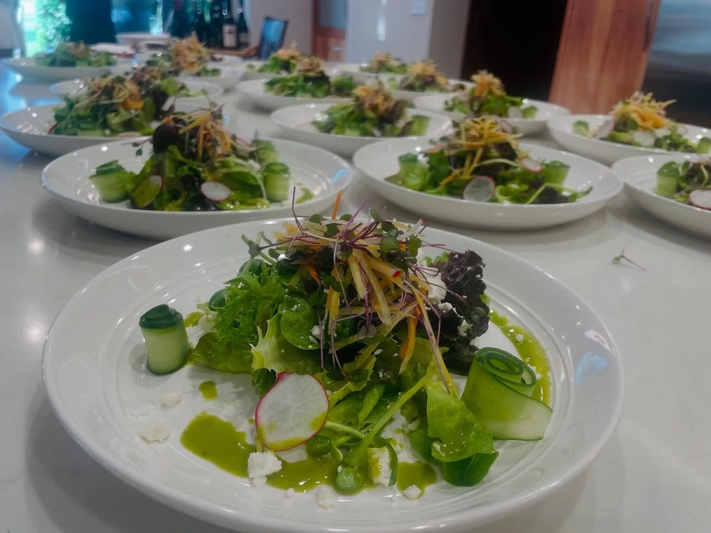 A vibrant island-fresh salad crafted with love on Maui 🌿✨ Featuring crisp Upcountry greens, locally grown microgreens, heirloom carrots, cucumber ribbons, radish, feta, and a house-made herb vinaigrette — this dish is a celebration of freshnes