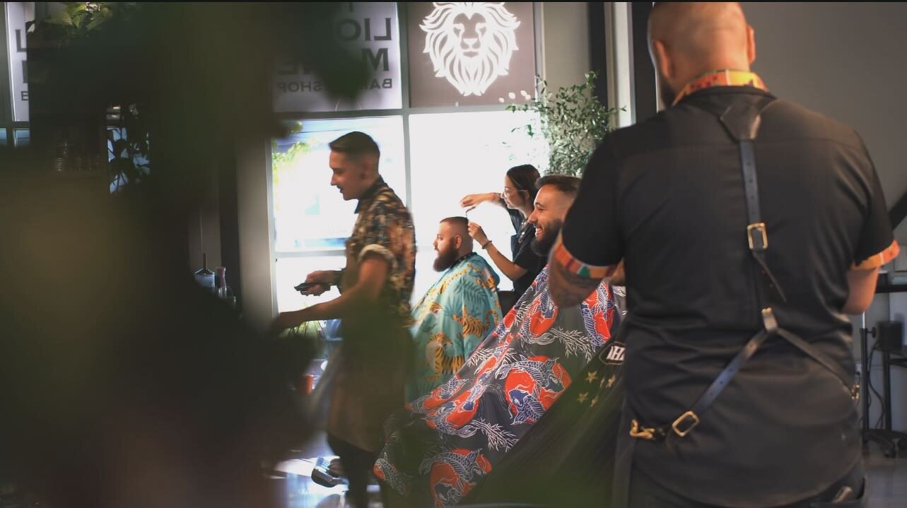 Book your holiday cuts ASAP! 

We have limited spots right before Christmas. Don&rsquo;t be that guy on December 23rd he&rsquo;s always utterly flabbergasted that we have no walk in availability on the busiest day of the year 😂

Book online using th