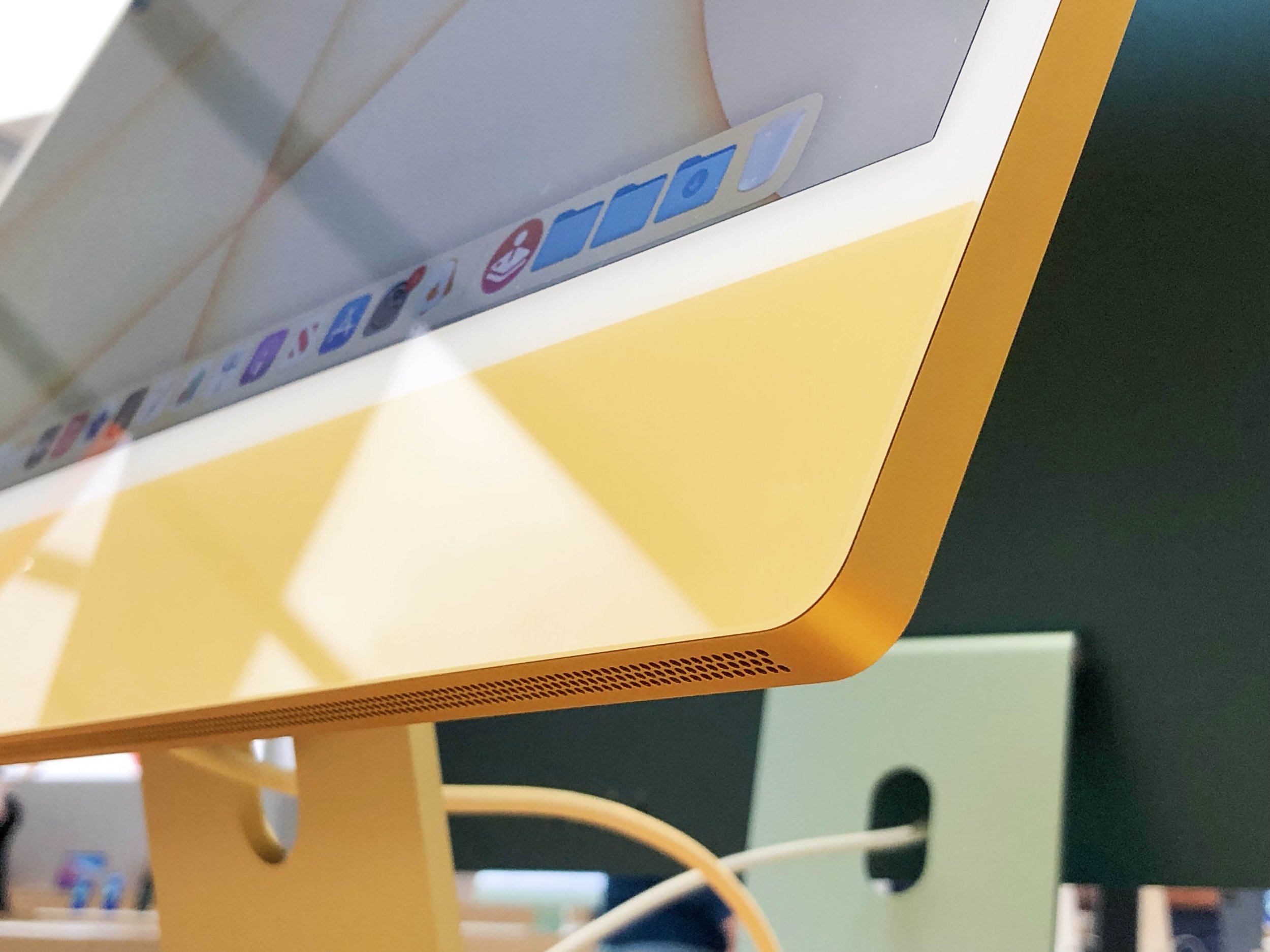 M1 iMacs & More: Impressions From The Apple Store