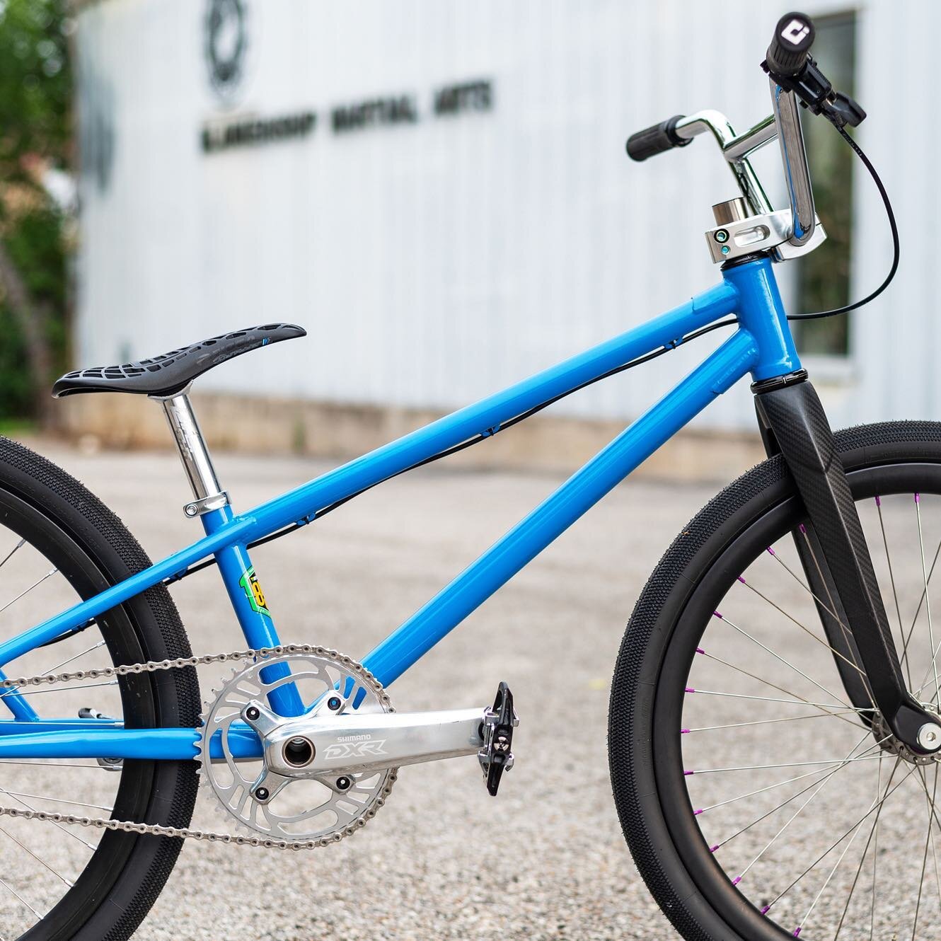 Our latest build is a fully custom steel cruiser from our Peruvian friends at @marinobike. We were intrigued by the options this manufacturer provided, and decided to get a frame for ourselves to test build quality and turnaround. 

This particular b