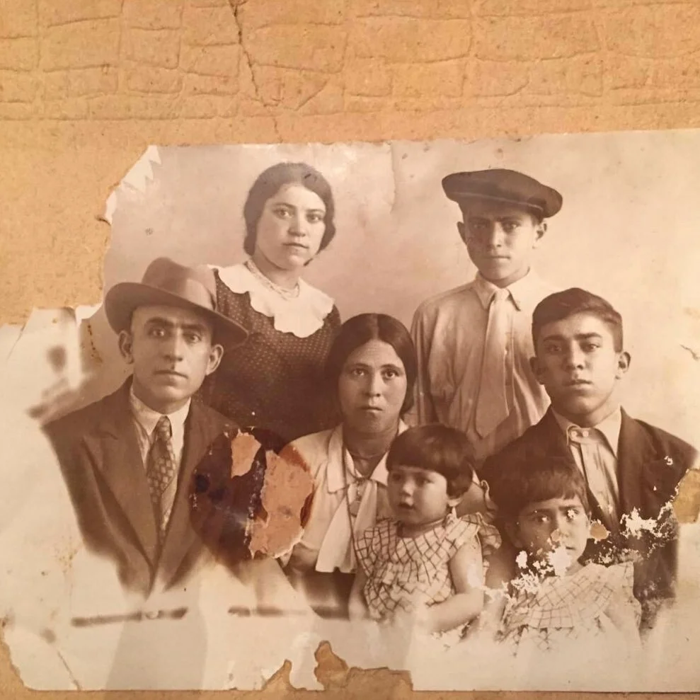 From family archives: my grandfather (the one in the back with a tie) with his siblings and parents. Exact year unknown, approximately 1920-1930s.

.
.
.
.
.
.
.
.
#familyphotography #filmphoto #blackandwhitephotography