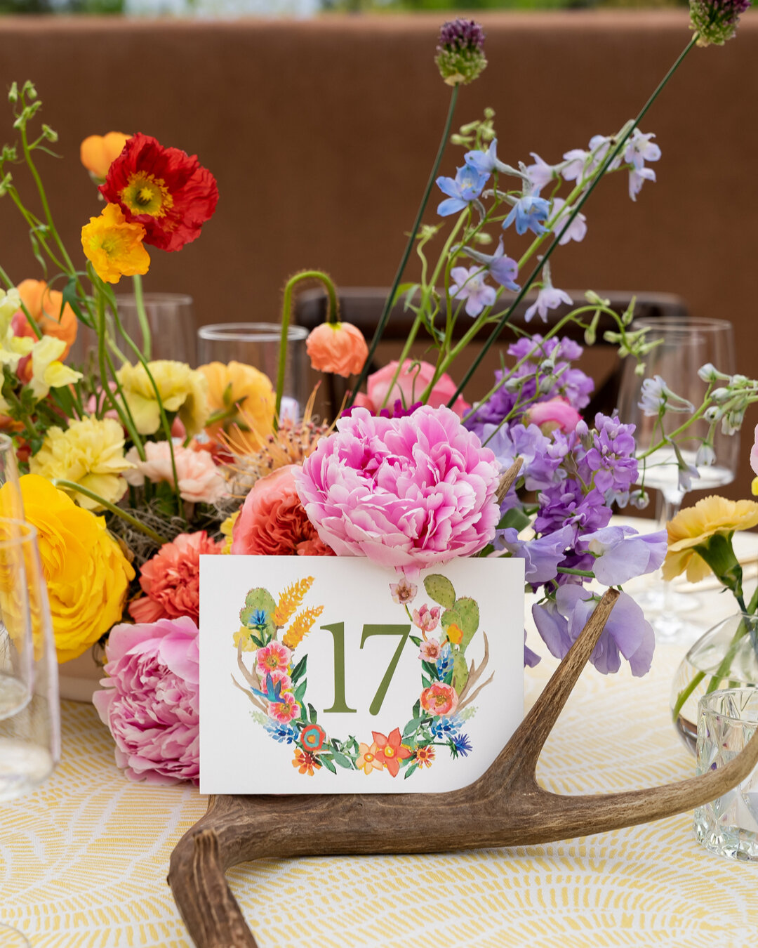 Let's #branditall, even down to making your table numbers gorgeous! ​​​​​​​​​
Planning: @brooksandbarnes