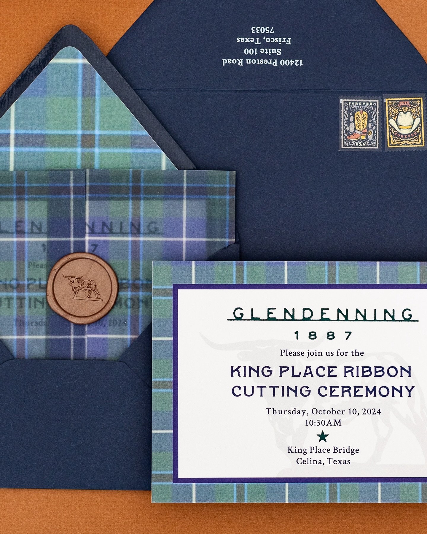&lsquo;Tis the season for perfected plaid!! 💙💚🤎 We designed these classic, cowboy-esque ribbon cutting ceremony invites with navy and emerald liners, textural vellum wraps, bordered &amp; foil stamped invites backed with event maps, &amp; western 