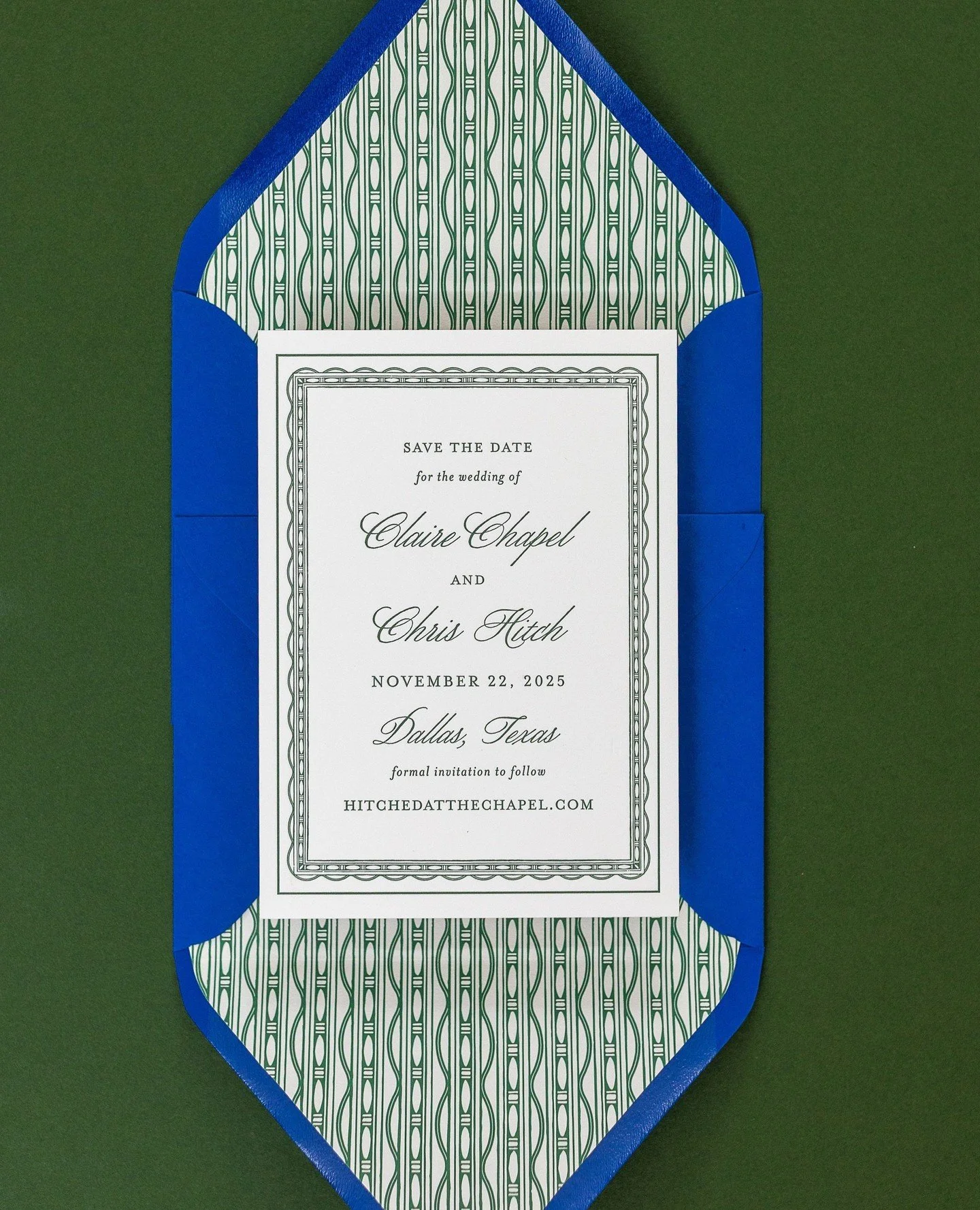 There may not be any turkey or mashed potatoes seen here but we whipped up this dreamy combo of blues and greens with a custom pattern for the sweetest couple! 💙💌⁠
Congratulations to the Hitches!! @clairechapelhitch 

Planning: @sarahlizkane for @j