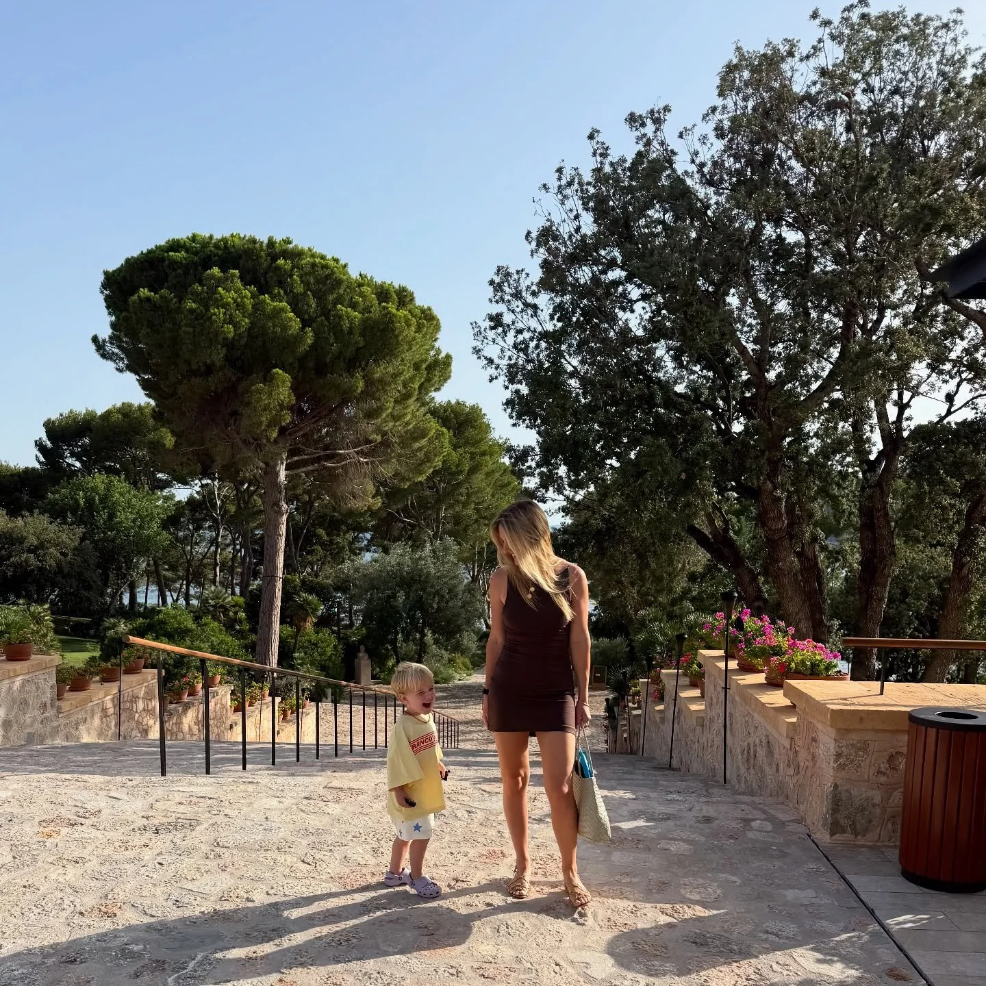 This summer, I noticed I took very few pictures. And yet, it was full.

Full of family.
Full of friends.
Full of the sweetness of returning to the motherland.
Of remembering who and where I come from.

These weeks always nourish me in a way that noth