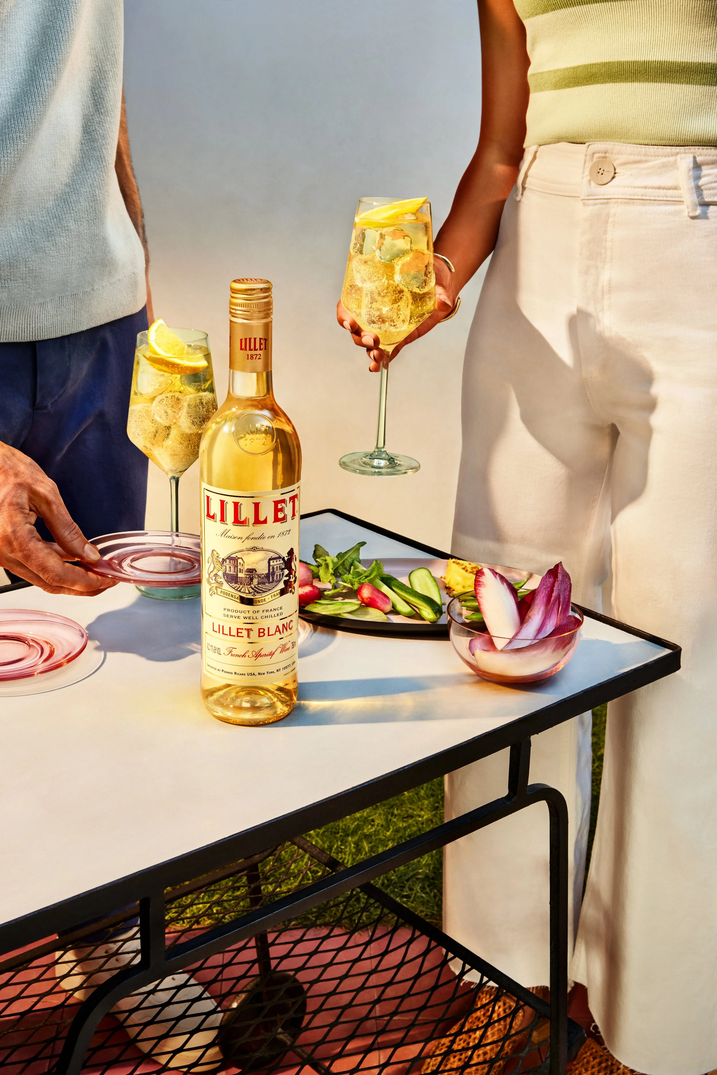 FY23_SummerGrilling_Mulitbrand_eCommerce_Lifestyle_4_0941_230313_v2.jpg
