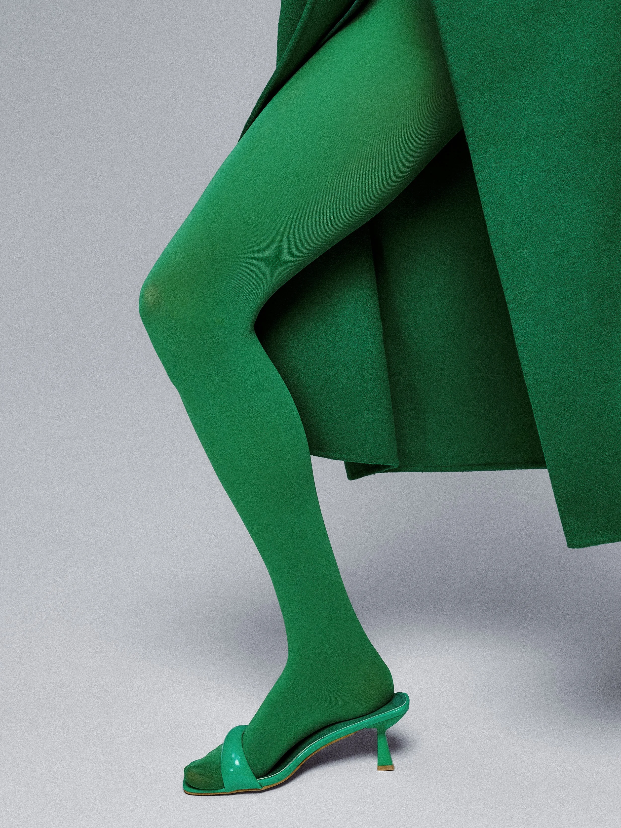 COLOR_STOCKINGS_LOOK_4_1108.jpg