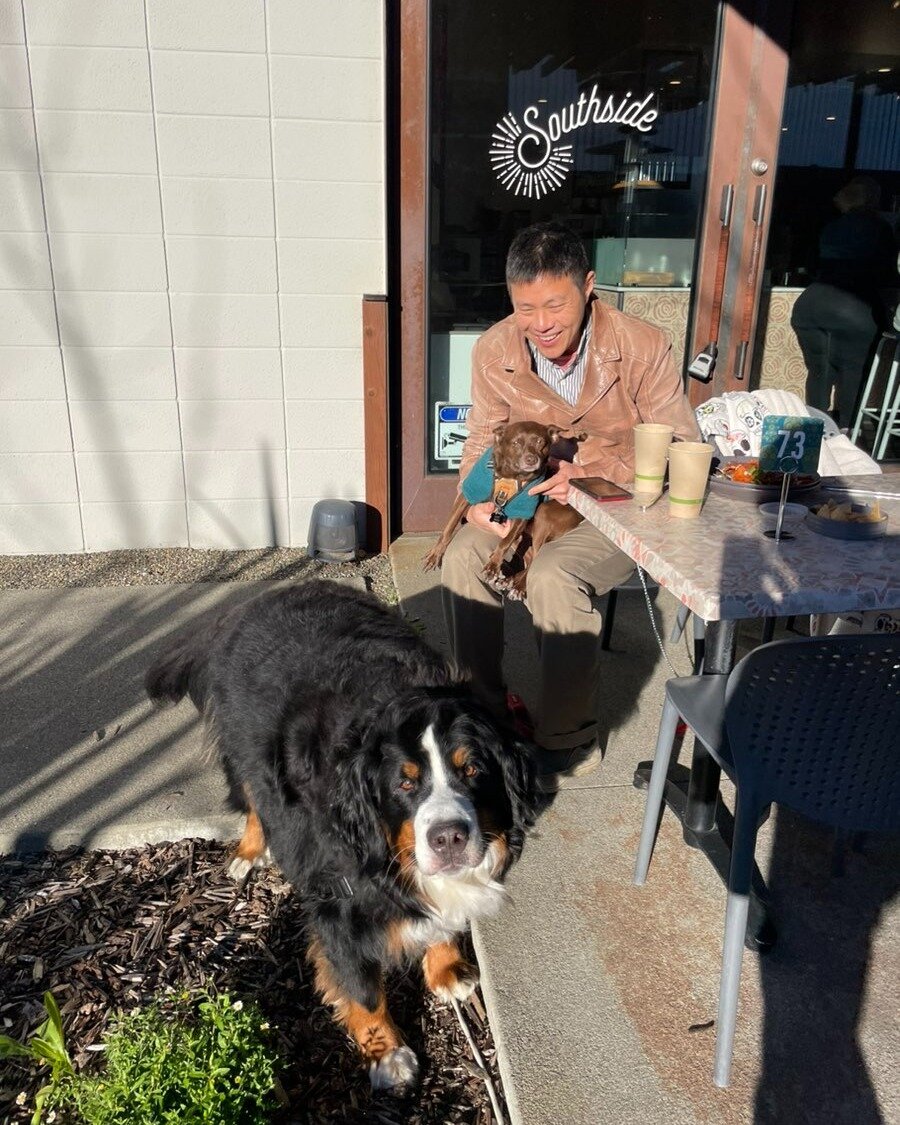 March is for enjoying the sunshine with your favorite companions! 🐾🌞 It's also @napahumane's  Pawsport Month! Don't miss out on the fun - bring your furry friends and relax on our pet-friendly patio. Have you grabbed your Pawsport tickets for exclu