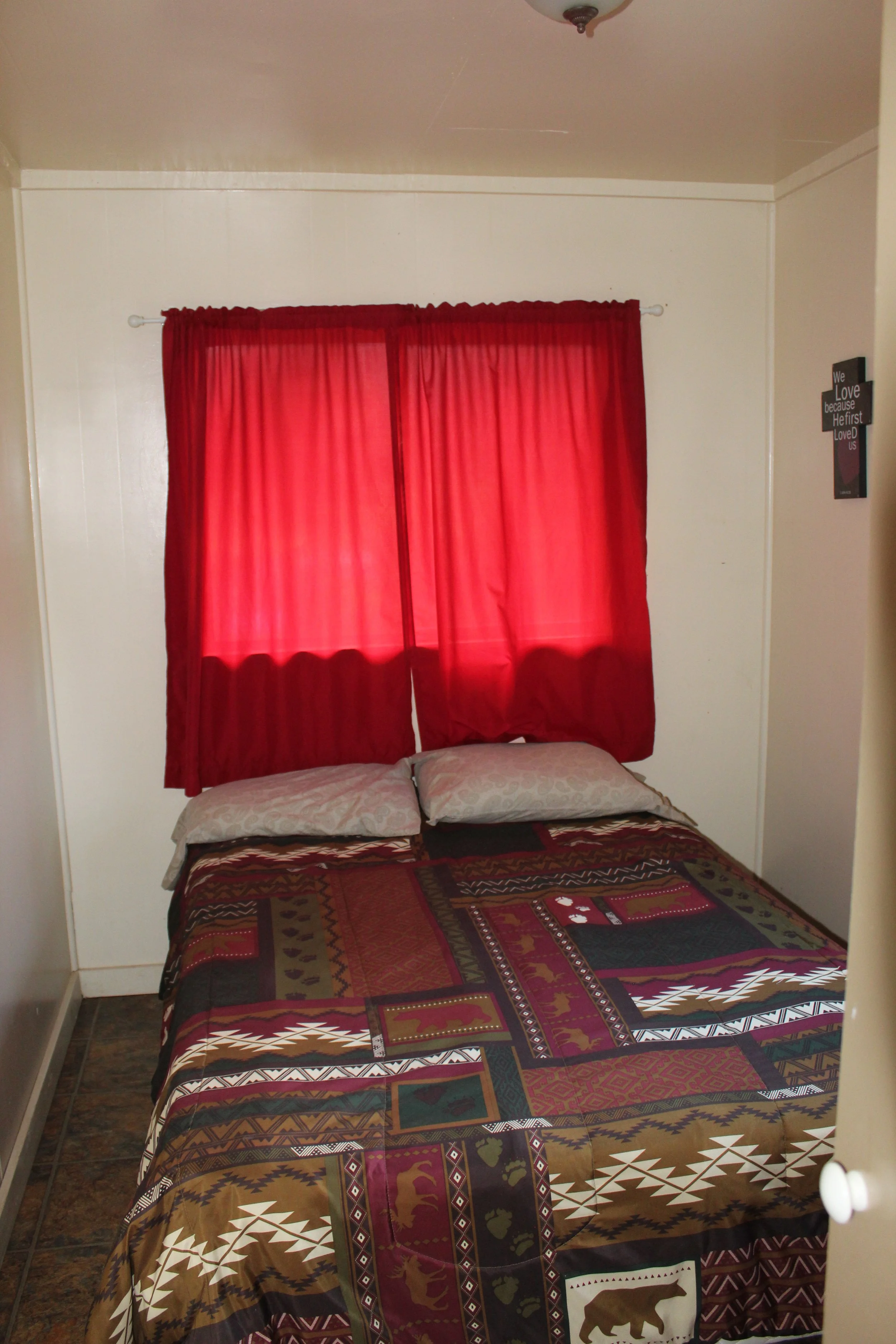 Ponderosa Pine Bed 1.JPG