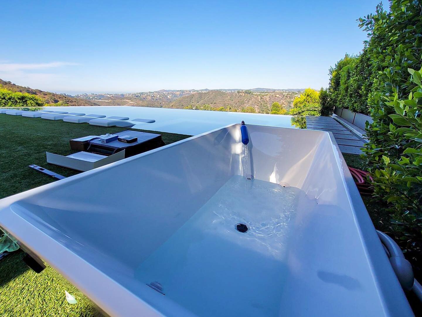 Cold tub installation for a client with a spectacular view! 

Take your recovery to a new level and take the plunge today! 

Cold therapy can greatly improve not only your overall health, but also mental health and recovery. Benefits of regular cold 