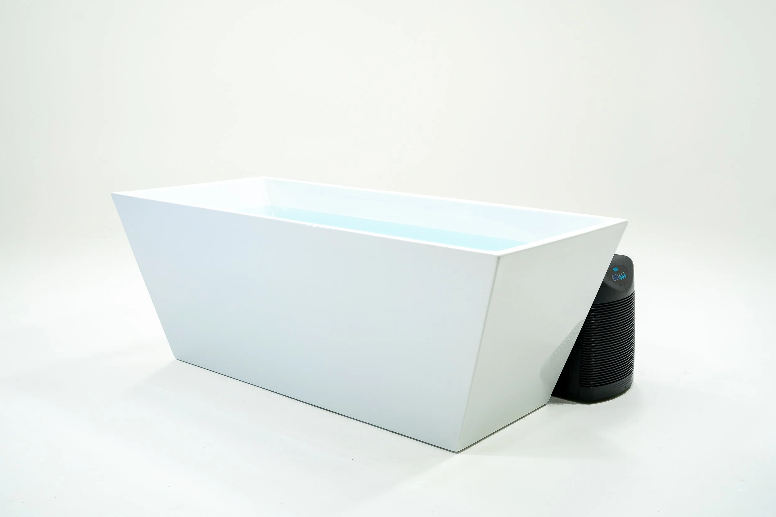 Cold Plunge XL Pro Quarter View