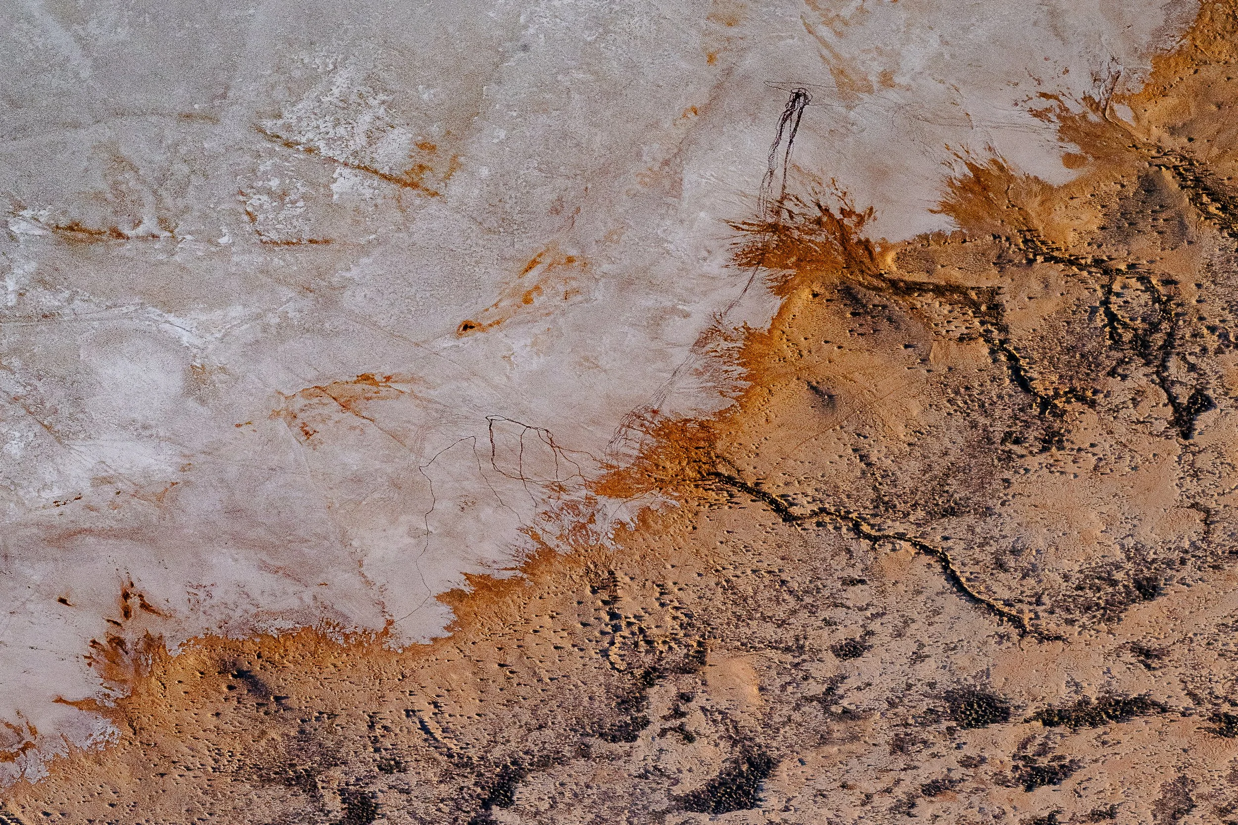 lake-eyre-website-low res-1-3.jpg