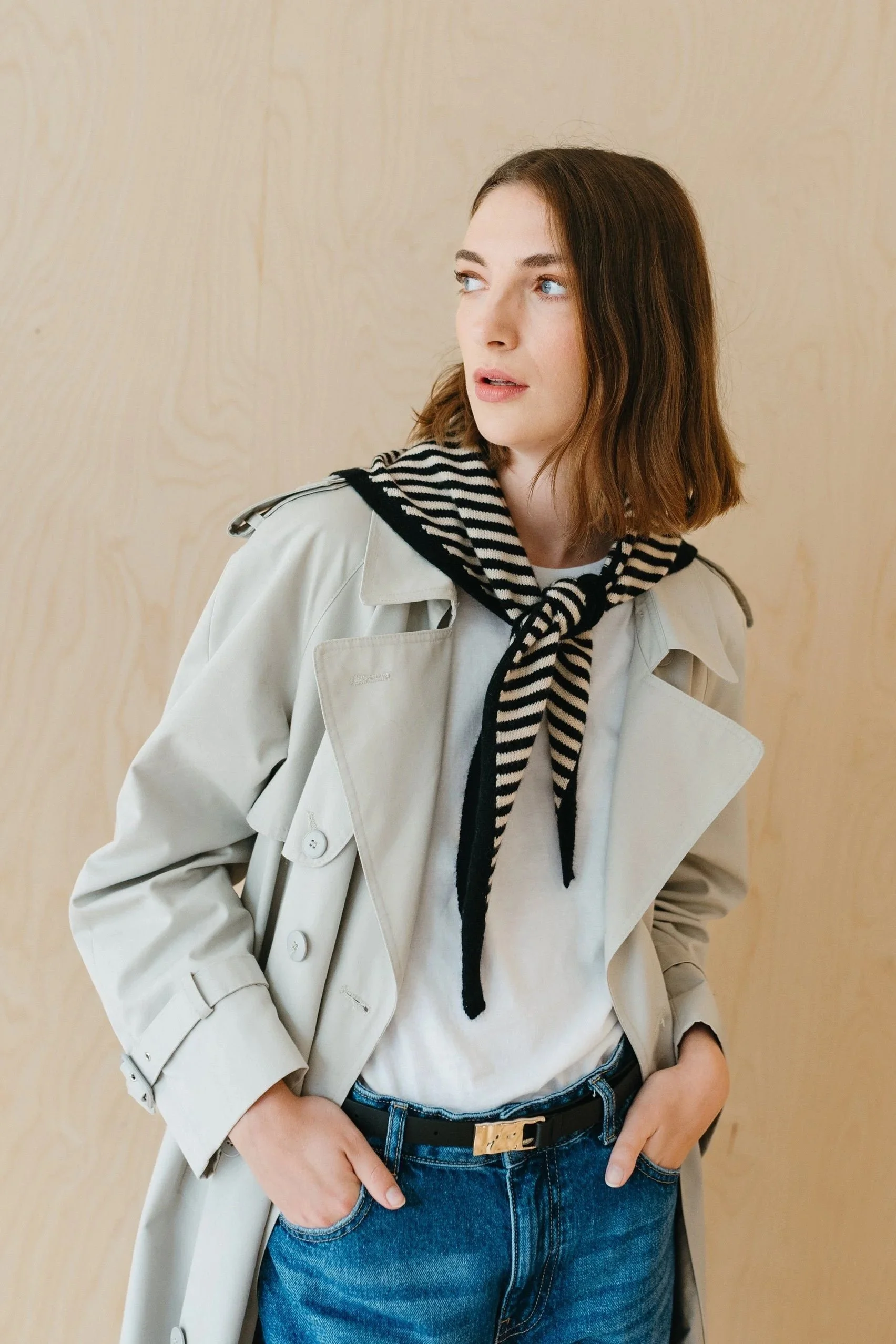 TRIANGLE SCARF- BLACK STRIPE