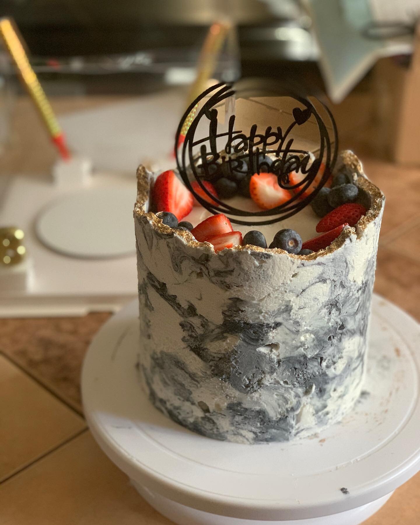 Click the link in my bio to place your order!

#Birthday #BlackAndWhiteCakes #Blueberries #Buttercream #Cakes #CakeIdeas #CakePops #Chocolate #ChocolateCakes #Congratulations #Cupcakes #Dessert #HappyBirthday #LongIslandCakes #MarbleCakes #NewYorkCak