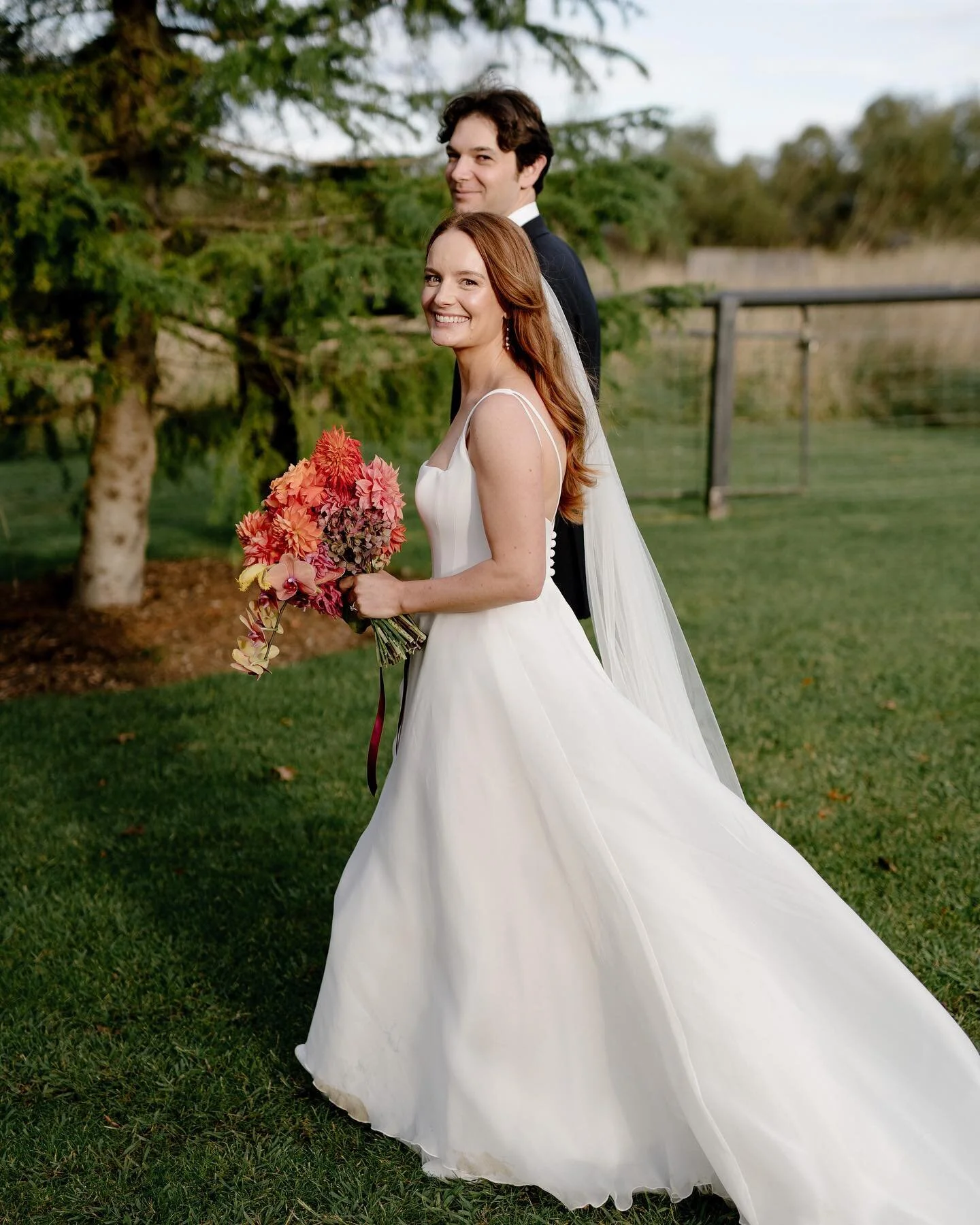Jen and Tony&rsquo;s beautiful @bendooleyestate wedding from just a few days ago. I am OBSESSED with the colours at Bendooley this time of year. 

Im heading back down to Bendooley this Friday (and Sunday!) for two more weddings and I CANNOT WAIT to 