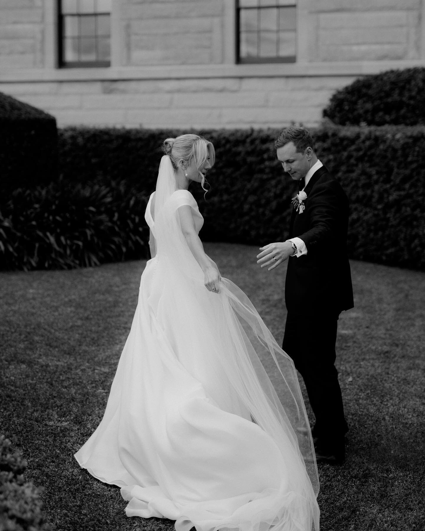 Timeless. 

Josh and Harriet, in black and white. 

@artgalleryofnsw 
@chloeashtonmakeupartist 
@thefreshcollectiveau 
@pronovias
@floreatfloral 
@mjbale 
@erinshanley.hair 
@thewhitetree