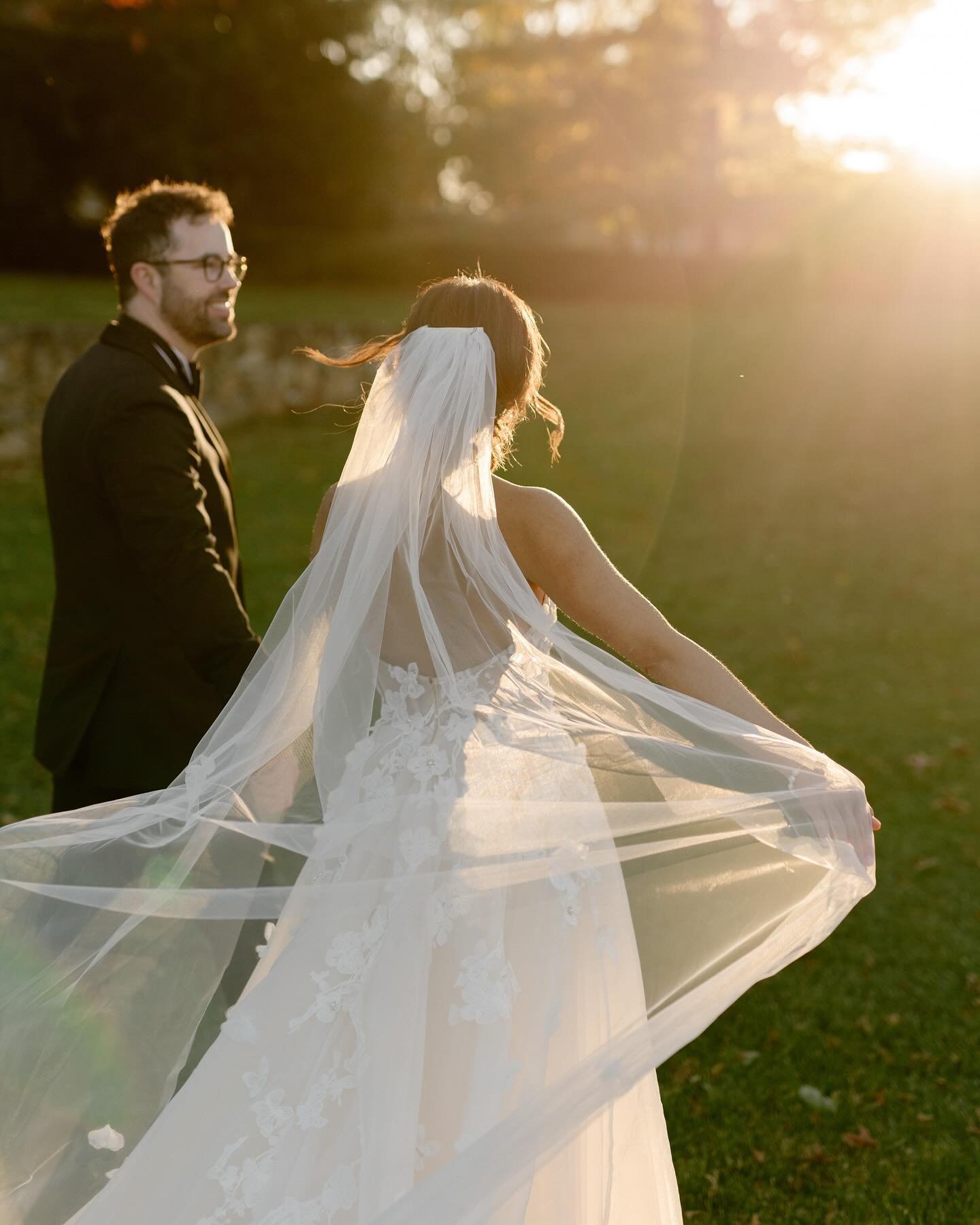 These cooler days have me thinking back to all of the beautiful April and May weddings we shot last year. Looking forward to all of the autumn and winter weddings this year!

Loved this day with D and Sam at Bendooley. Can&rsquo;t believe it has near