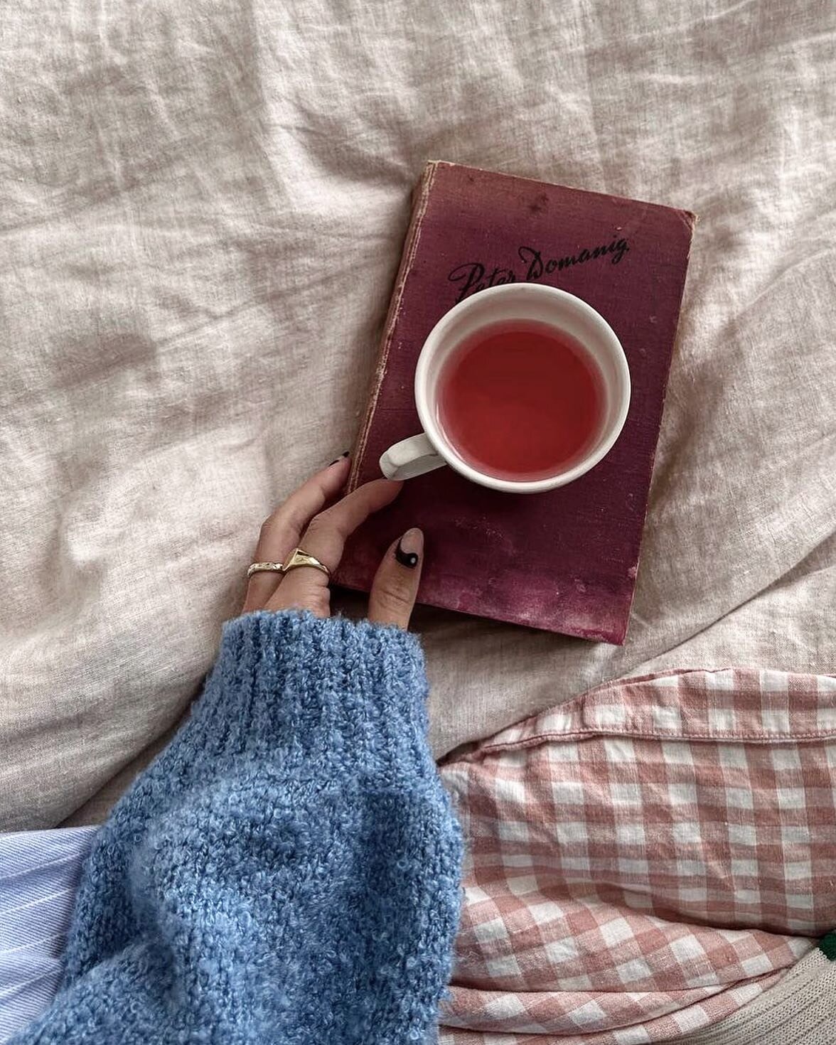 Tea in bed, is there anything better? Well perhaps only if f matched with toast.  Loving seeing the posts from  @rahneebransby during her recent stay at @_thestorekeepershouse and @_missboulevards_place  Safe travels and thank you for choosing the Go