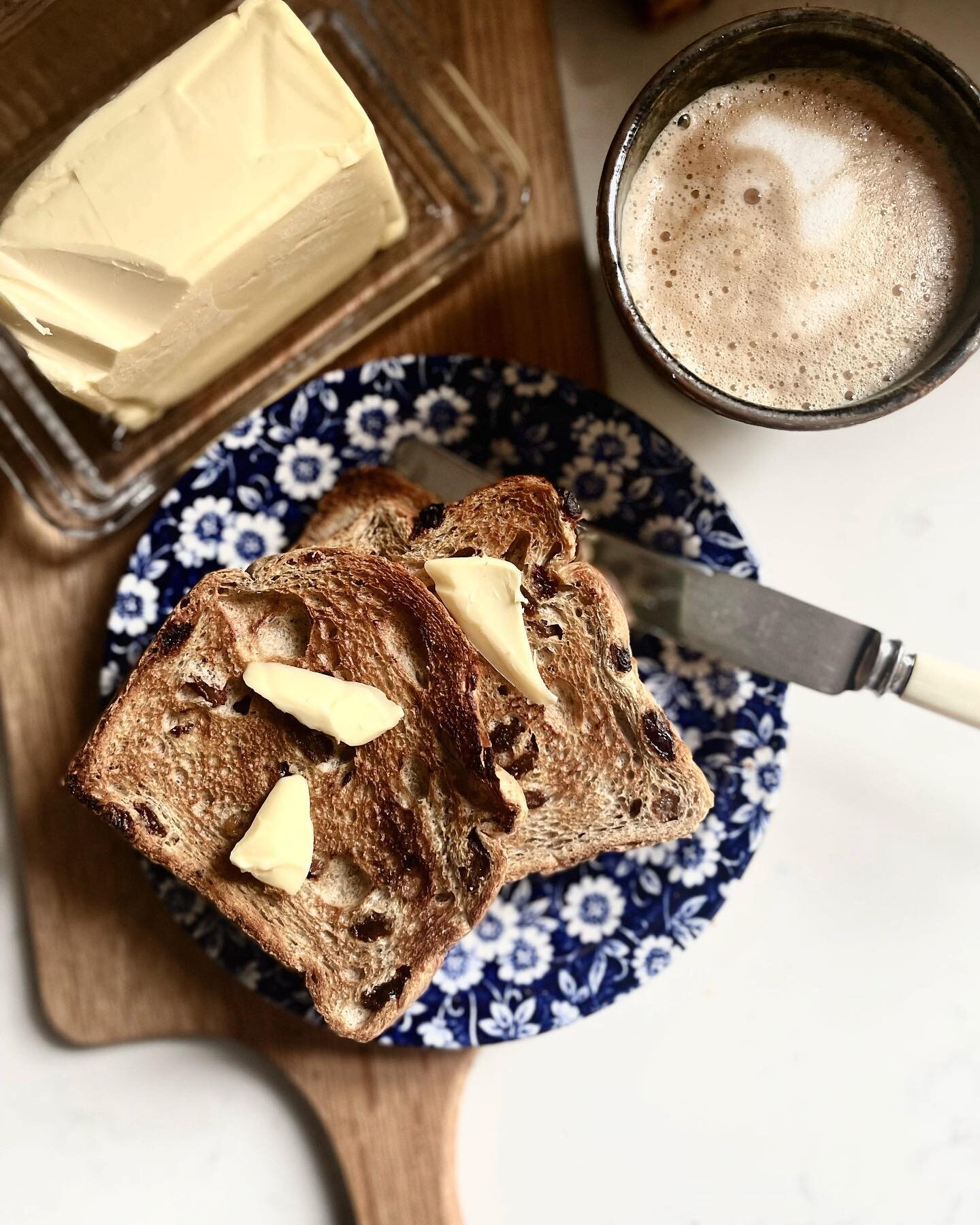 Breakfast.  Always Tatura butter on the menu.  Accompanied by vintage blue calico dinner ware and a bone handled butter knife.  That&rsquo;s how life goes here at @_thestorekeepershouse 🤎