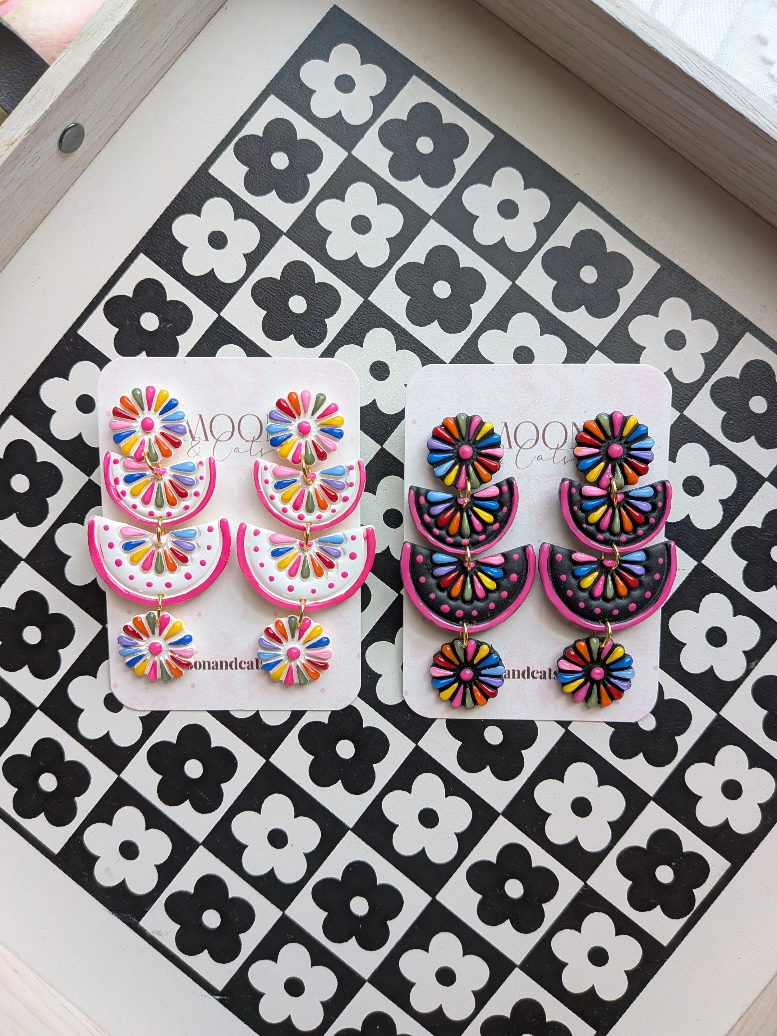 Otomi fans