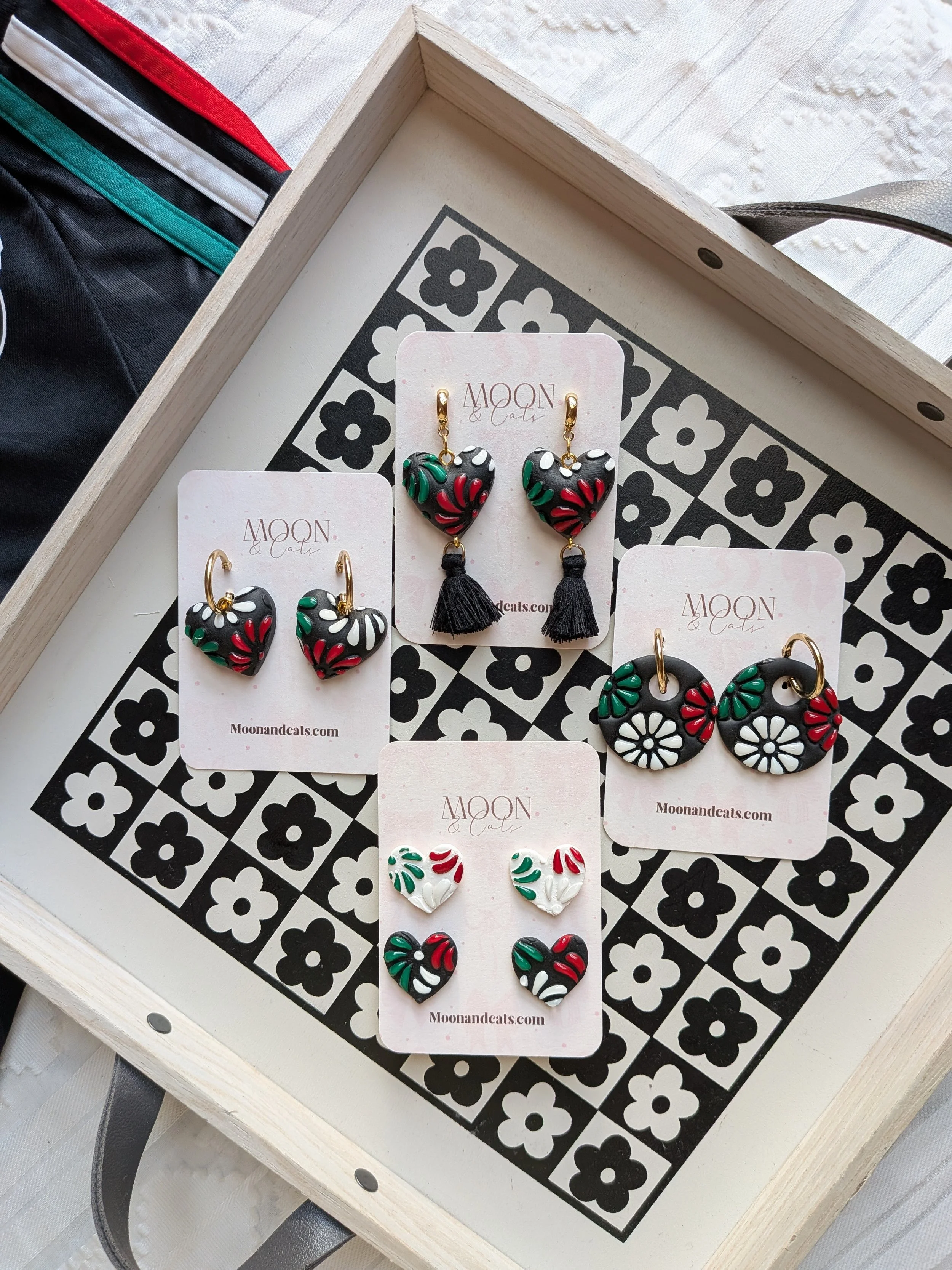 El Tri talaveras in black