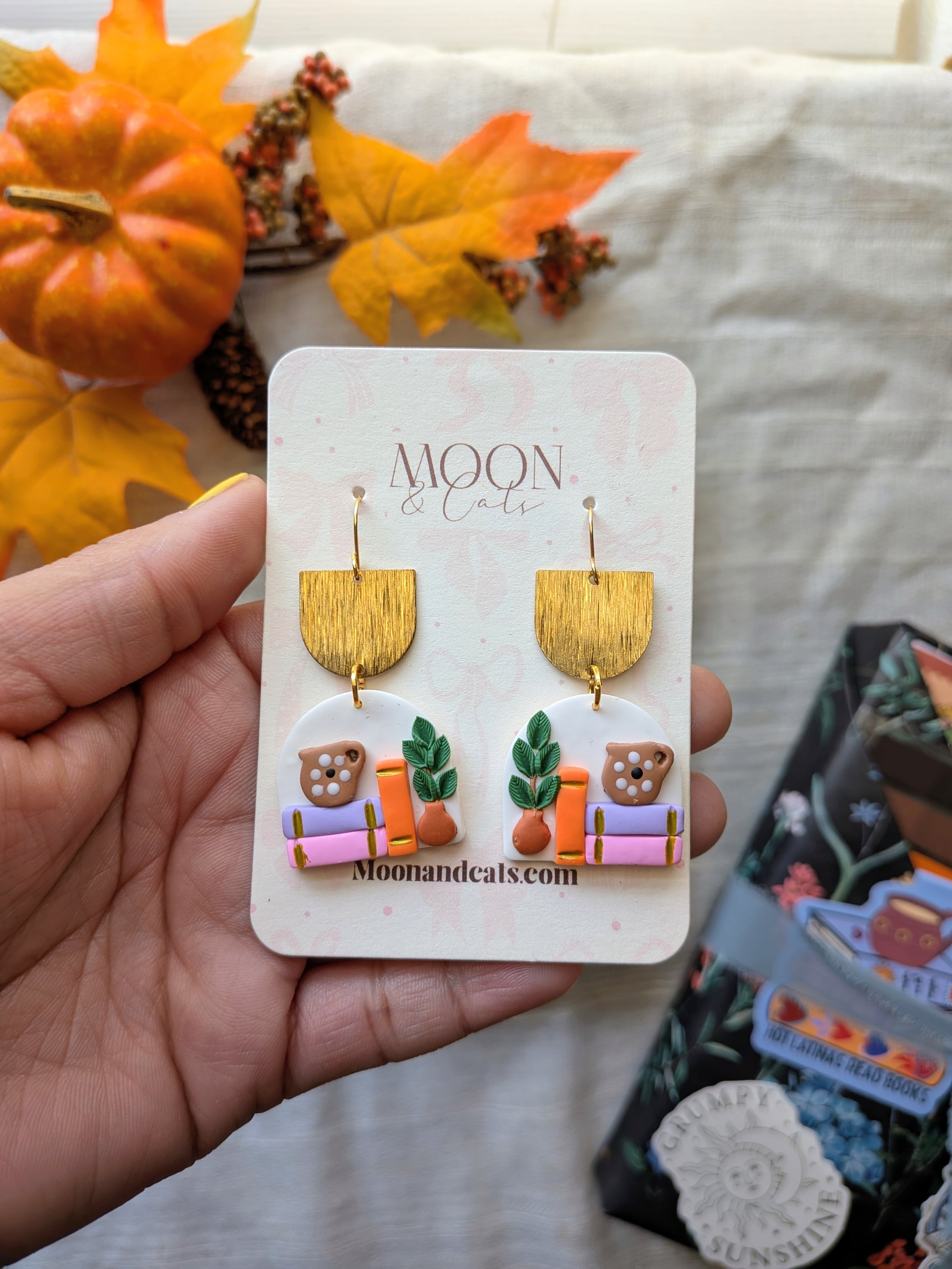 Cafecito & Libros earrings