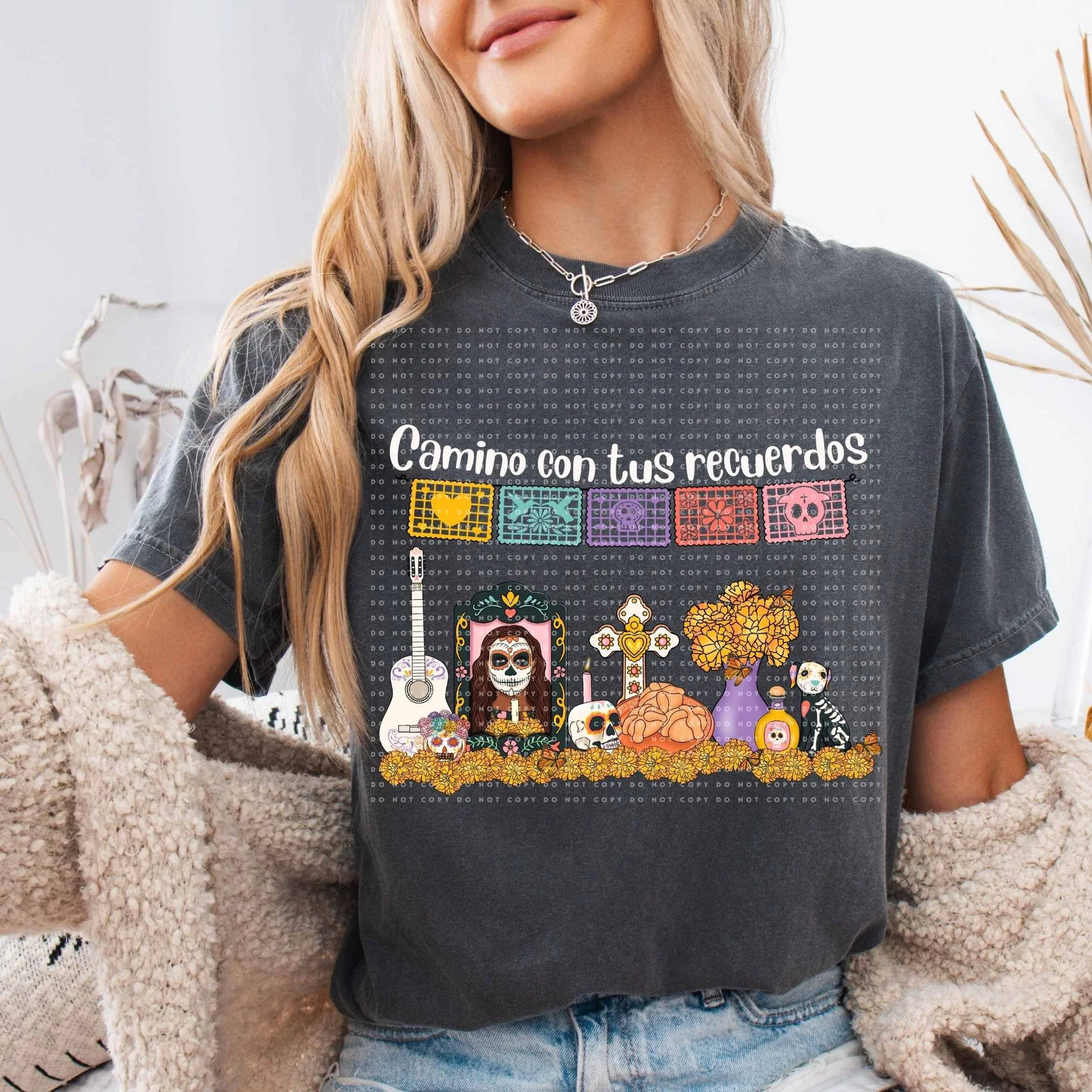 Camino con tus recuerdos tshirt