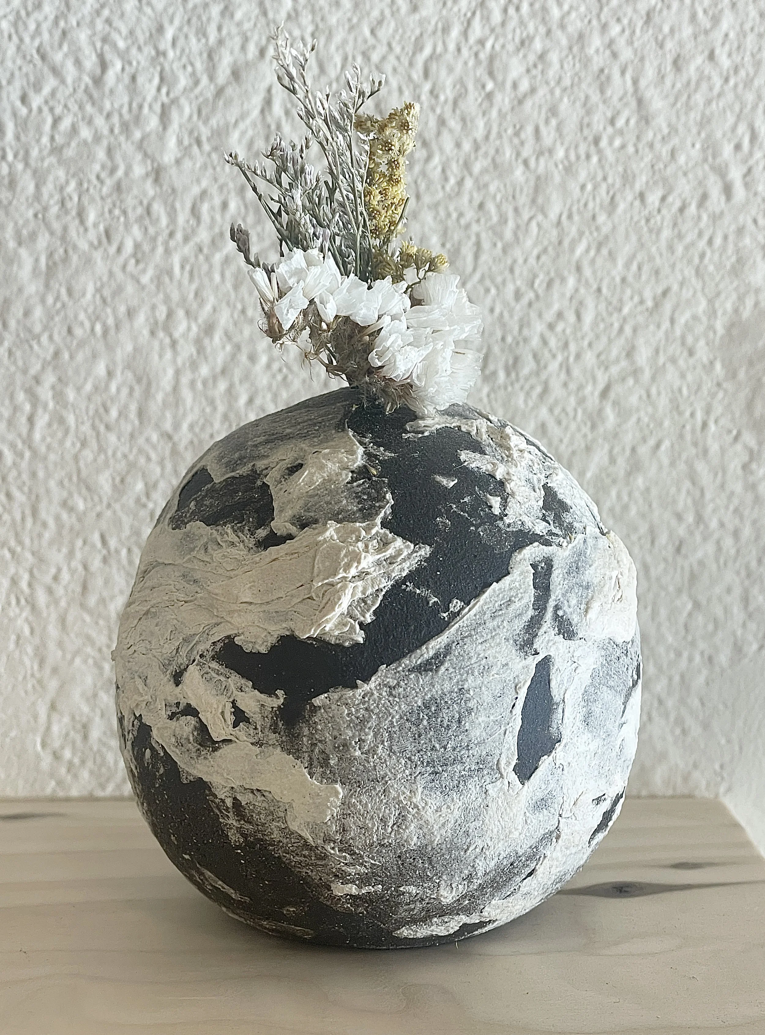 blackandwhitebudvase2.jpg