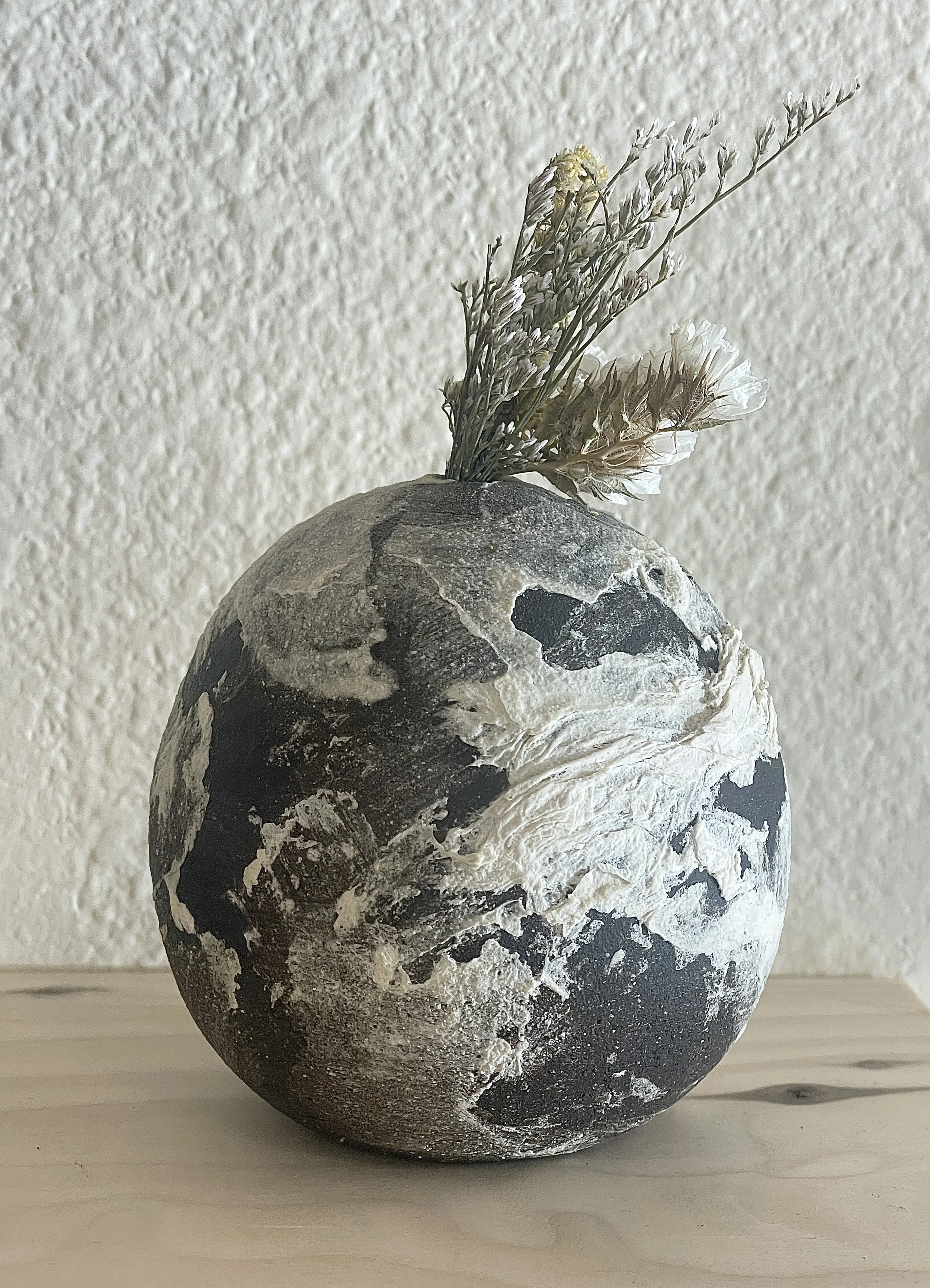 blackandwhitebudvase3.JPG