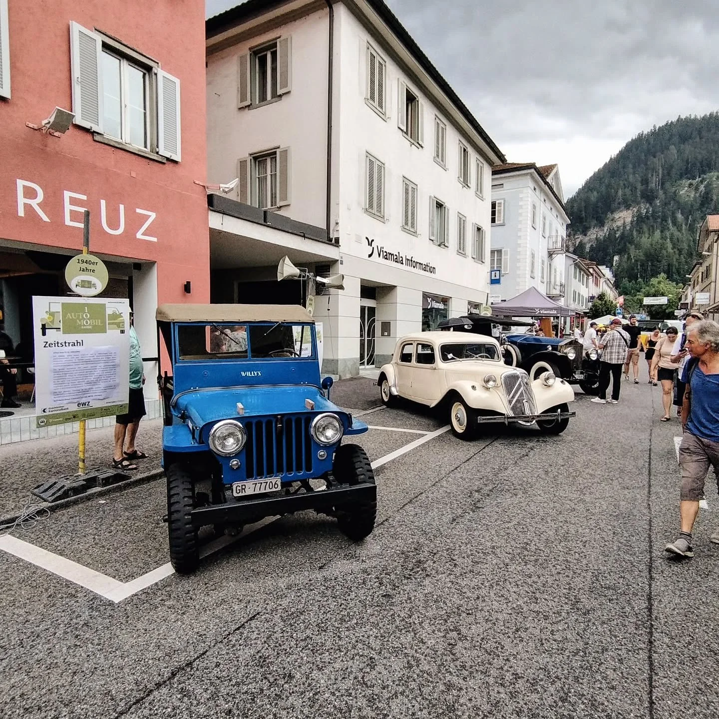 Das Strassenfest in Thusis ist Geschichte - und trotzdem hallt es noch in aller Lautst&auml;rke nach. Wir m&ouml;chten uns in diesem Post dem von uns ausgestellten Zeitstrahl widmen. Wir konnten f&uuml;r jedes Jahrzehnt der vergangenen 100 Jahren min