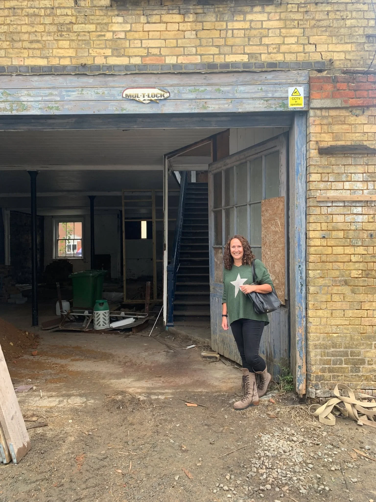 Recognise this?  What a difference a lick of paint makes 😂

#limetreeworkshop #renovation #renovationlife #Coworking #coworking #coworkinglife #coworkingspace #coworkingcommunity #sevenoaks