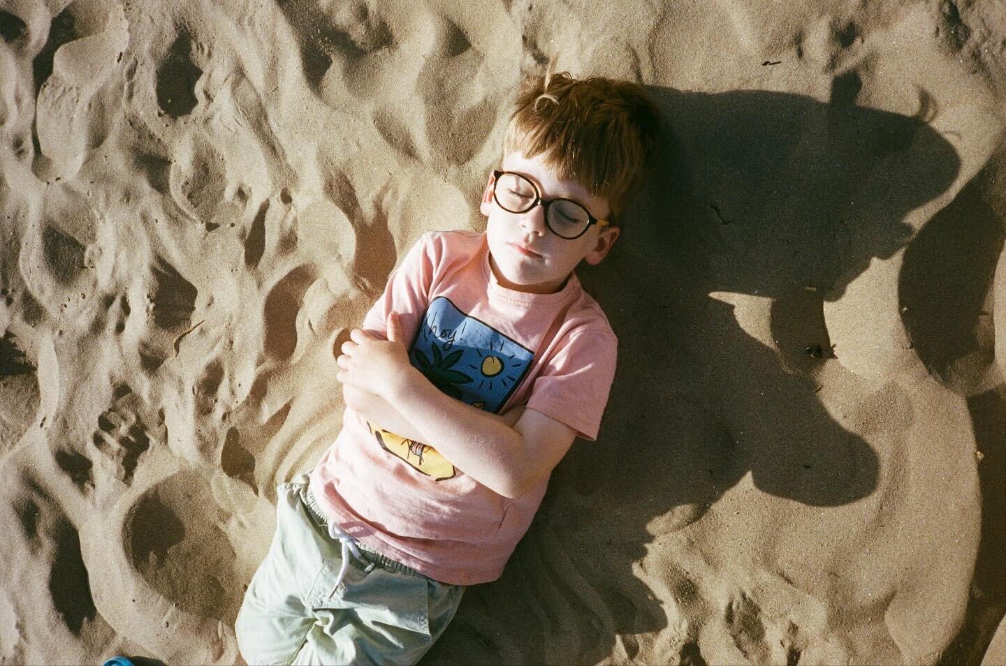 Beach day on film.
.
#film #filmphotography #shootfilm #shootfilmstaybroke #cambersands #kent #eastsussex #rye