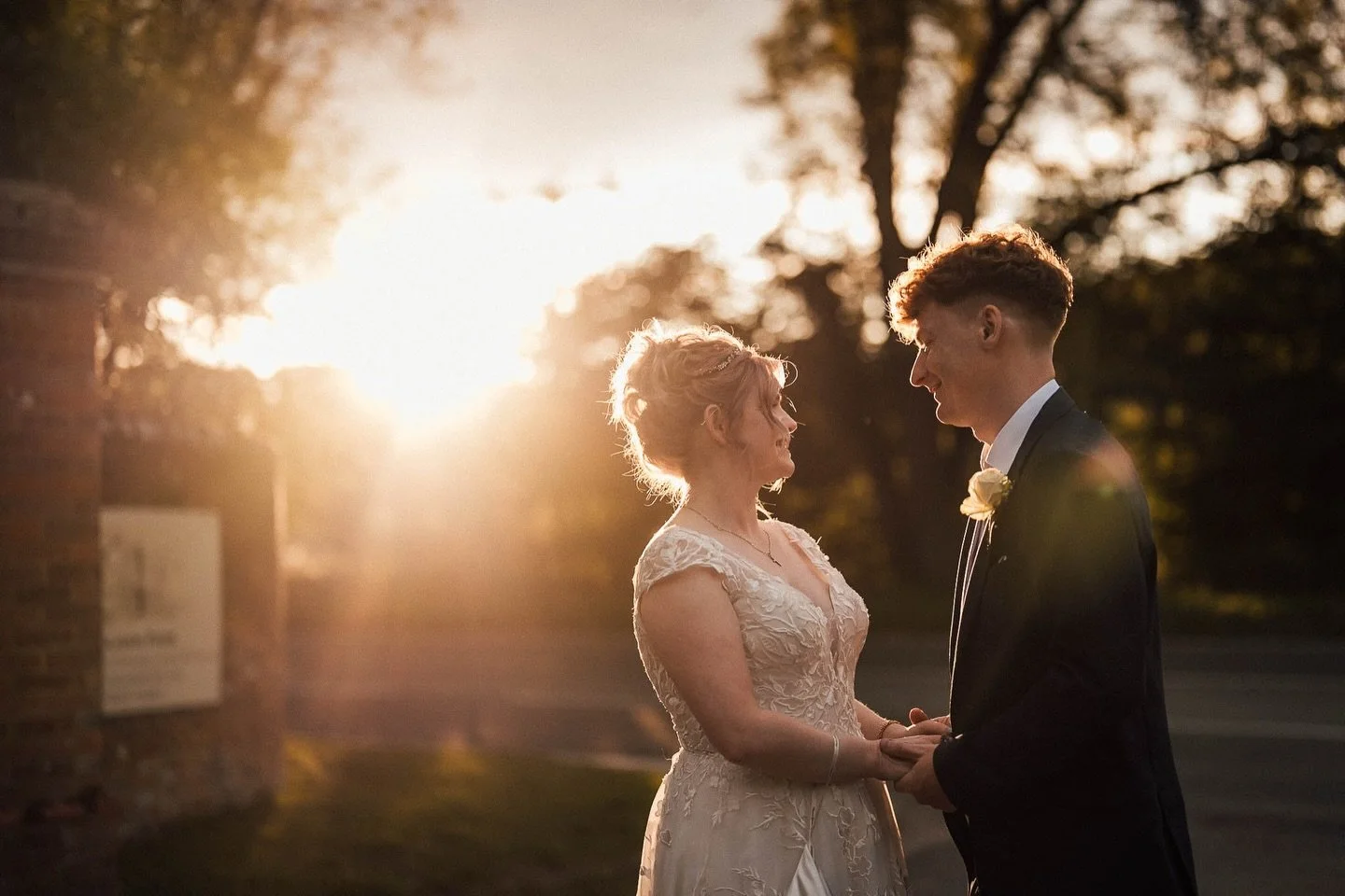 Amy + Ollie on their lovely wedding day at @chilhamvh.
.
.
.
.
.
#kentwedding #kentweddingphotographer #kentweddings #kentweddingvenues #londonweddingphotographer