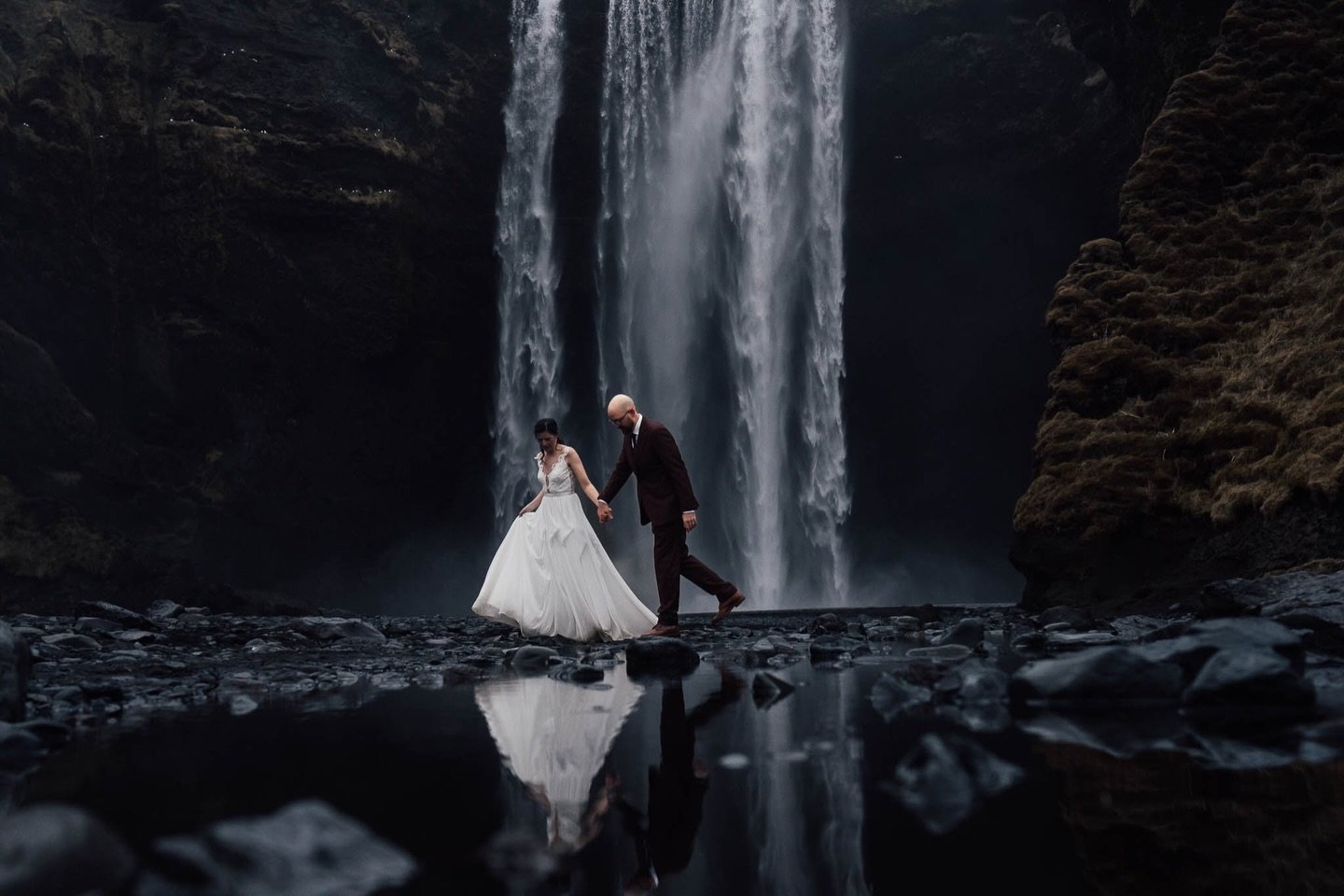 Nicole + Taylor on their wedding photoshoot at Sk&oacute;gafoss, Iceland.
.
.
.
.
.
#icelandweddingphotographer #icelandwedding #icelandelopement #icelandweddingphotography #skogafoss