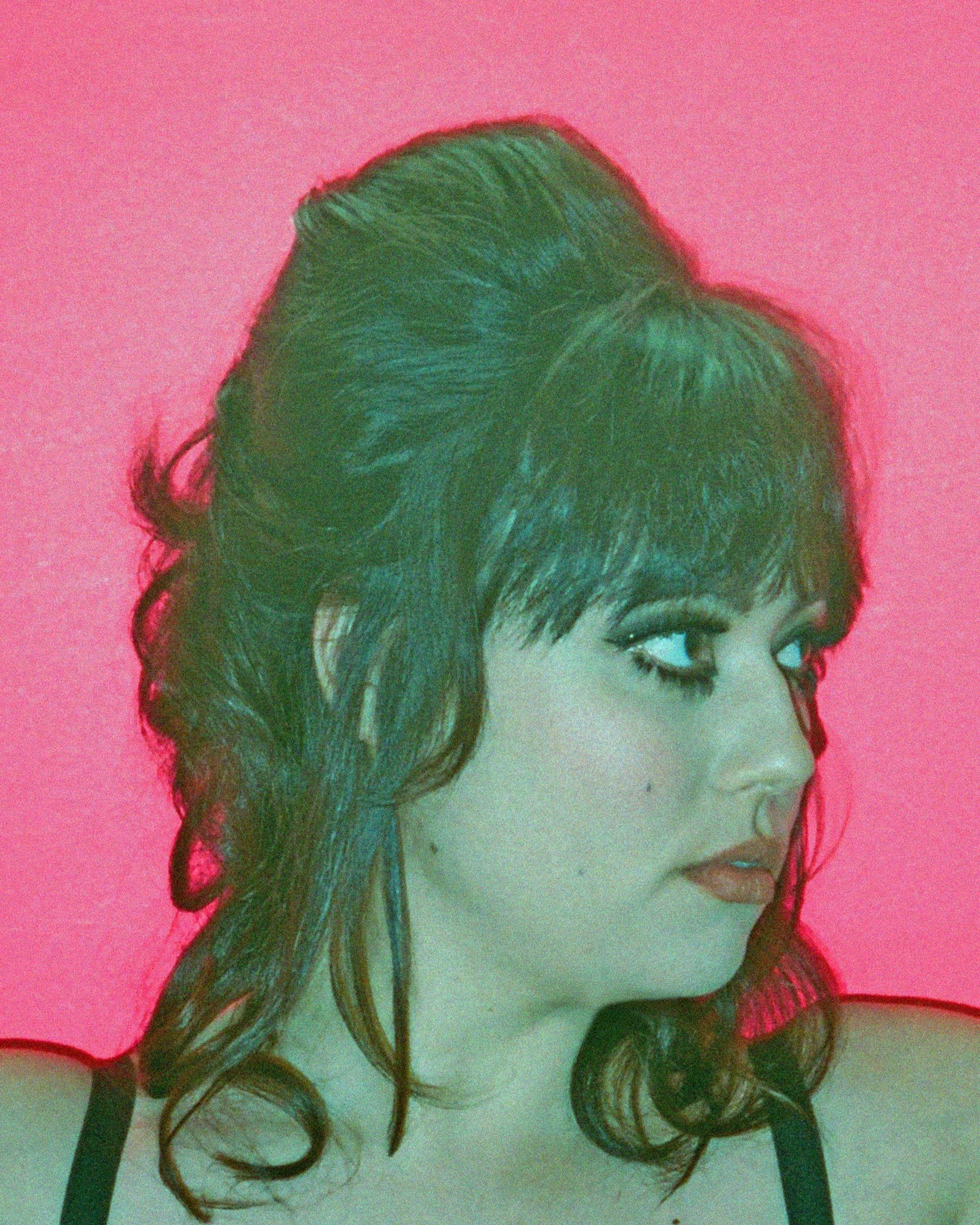 💗🫧 PRE-SAVE MY EP 🫧💗
THE VEIL HAS SPOKEN 🪞
Out June 3rd ✨

Link in bio to pre-save.

Also I'm SO very excited to be playing @shacklewellarms on Monday 1st June - Free entry via @dicefm 💫

HMUA by Jenny @jenny_green_hmua 🪄
Photograph by Tim @wh