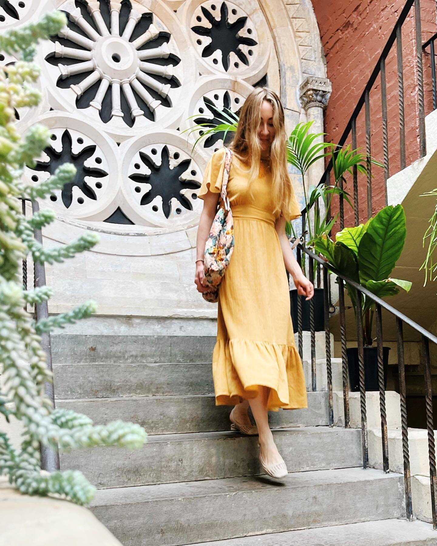 The lovely Francesca in a mustard linen sundress chosen from the studio ~ appointments now available for the coming few weeks! Get in touch to book in a visit 🌼
.
.
#cordialvintage #vintageshop #bristol #bristolvintage #vintageclothing #vintageforsa