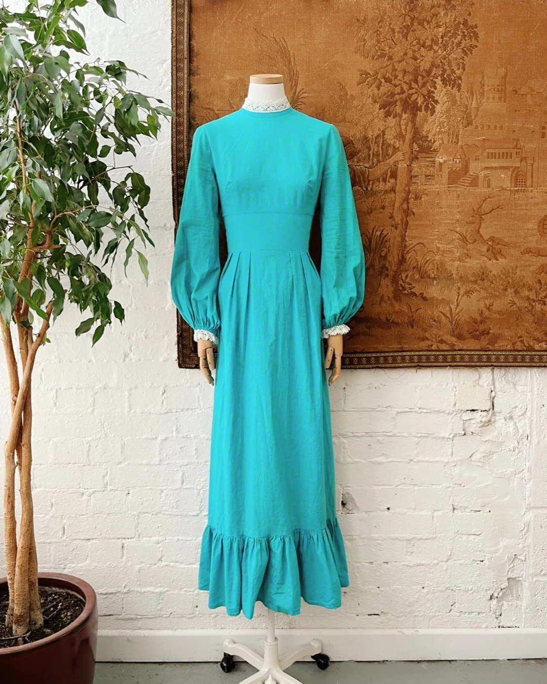 long sleeve maxi dress ruched Therese Off Shoulder Ruched Maxi Dress / Red | MESHKI