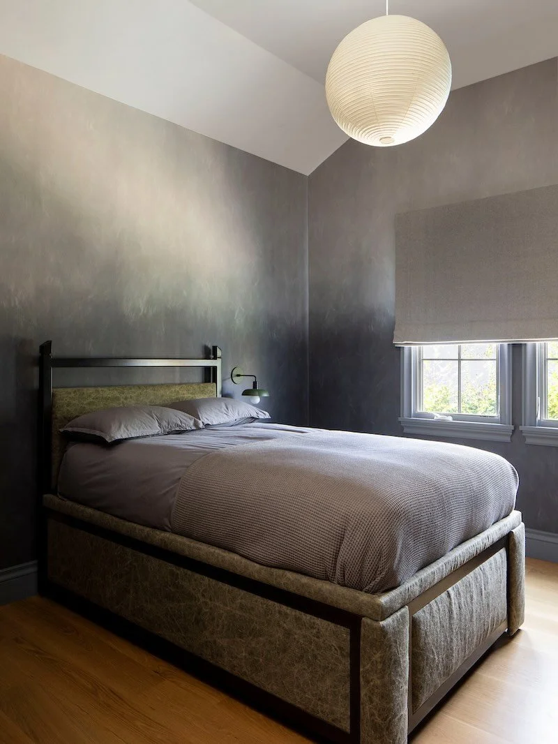 All day snuggles, boys and girls version (teens). 🤴🏻👸🏻

#interiordesign#designer#luxurydesign#architecturaldigest#design#residentialdesign 

&bull;Custom beds with trundles 
&bull;Wallpapered walls
&bull;Custom drapery  Photo by: @kmarksphoto