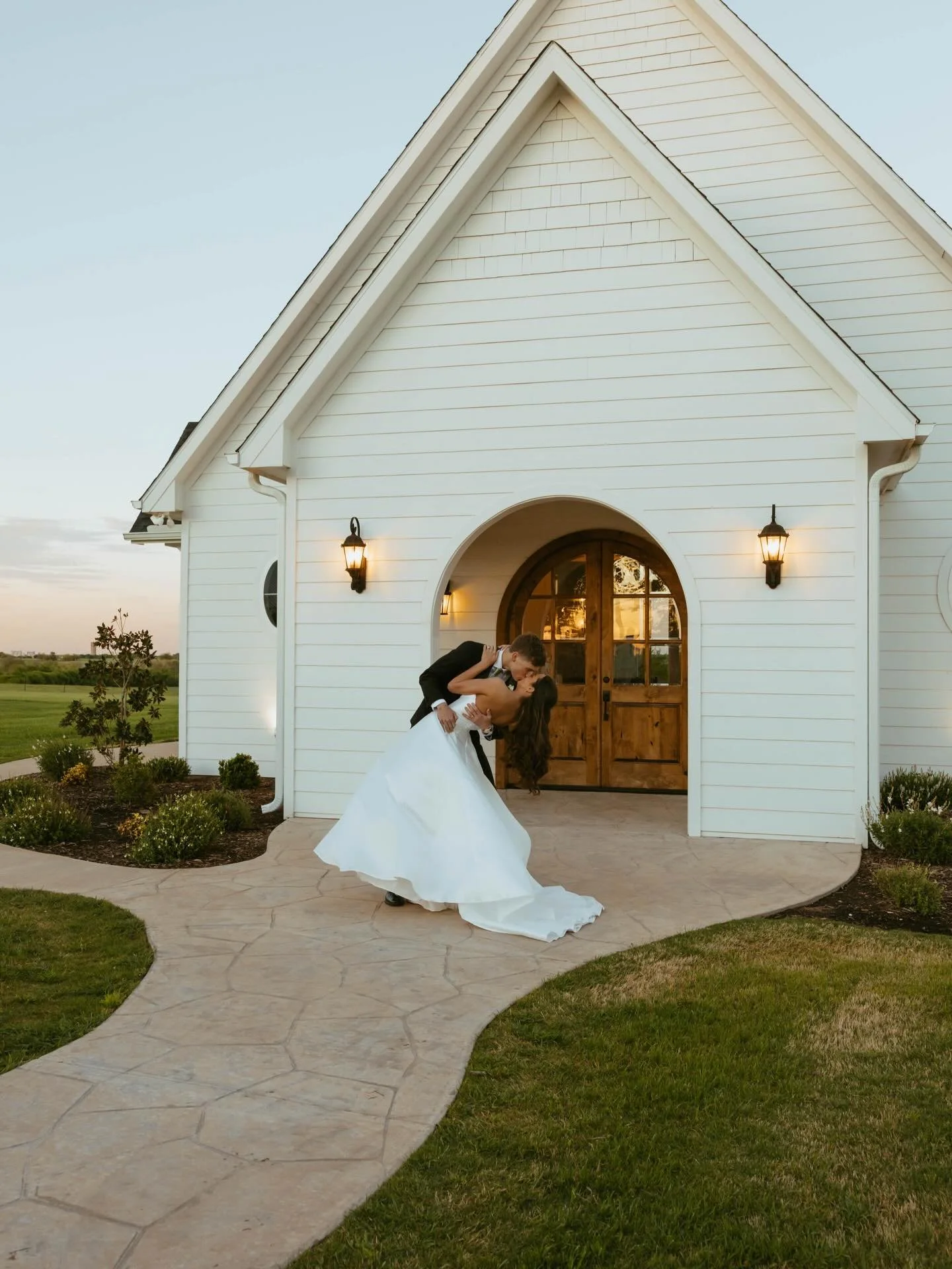 THE MAYS 4&bull;4&bull;26 🕊️

A wedding day that I have been waiting on for almost a year and a half, and it could not have been any more perfect! A couple like Hannah &amp; Davis, whose love is so authentic and pure, deserve to be celebrated as hea