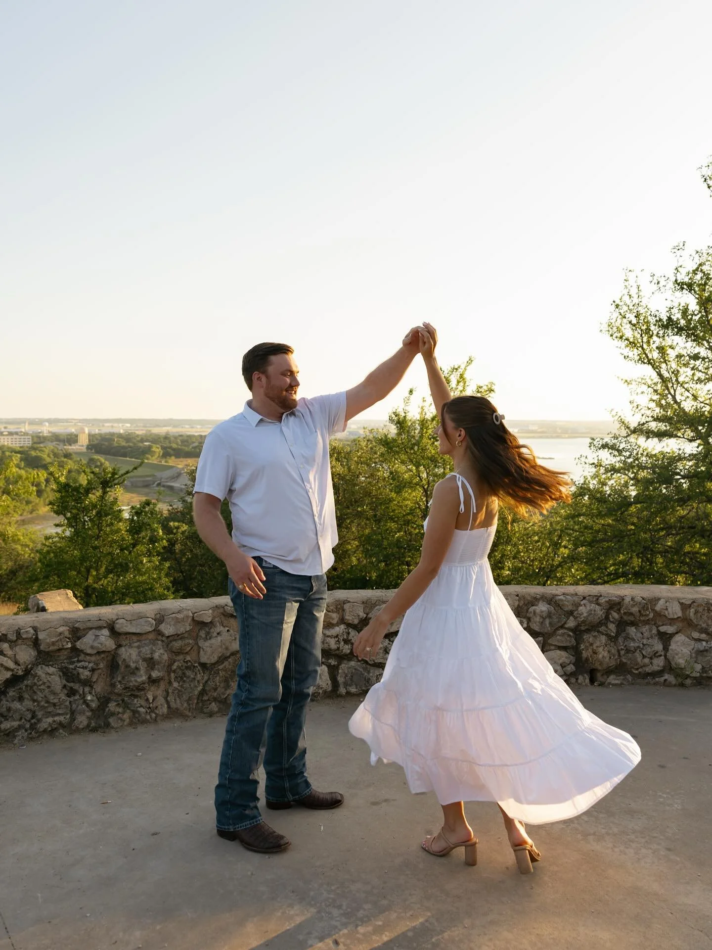 Engagements for Lesile &amp; Lane!! Cannot wait for this stunning Fall wedding later this year 🕊️💍