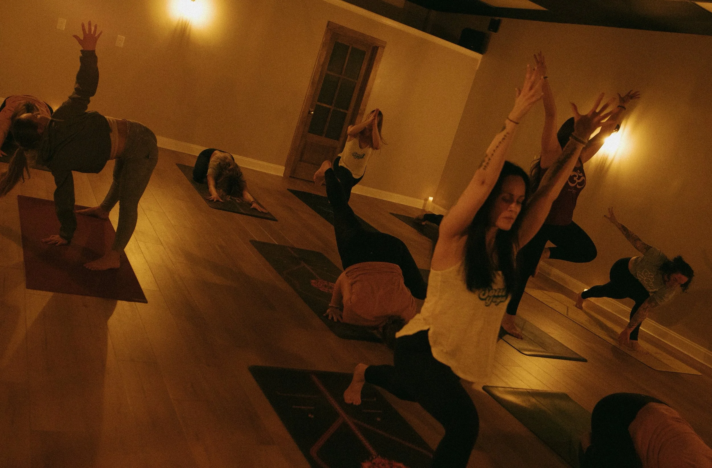 It&rsquo;s a brand new day, a brand new week. Let&rsquo;s move together fam 💫

MONDAY LINEUP 🫶🏼 

8:00 Slow Flow
9:30 Yin 
5:30 Slow Flow
7:00 Vinyasa