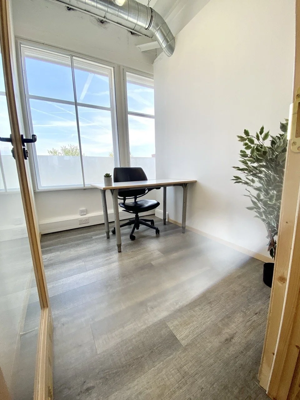 One-person private office at Bespoke Spaces Archway