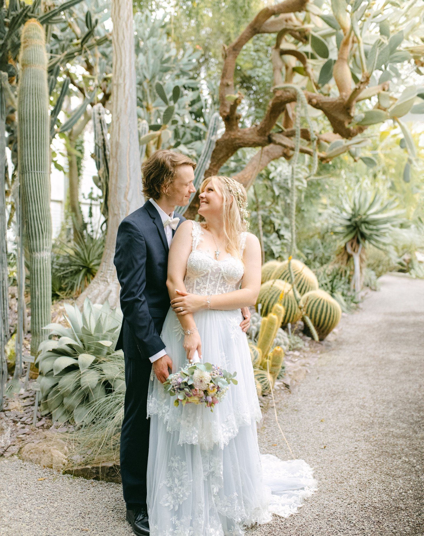 Wedding photoshoot in a greenhouse ❤️ an amazing day to remember.

#switzerlandphotography #switzerlandphotographer #proposalphotographerswitzerland #proposalphotography #luxuryphotographer #switzerland_vacations #switzerlandwonderland #photographers