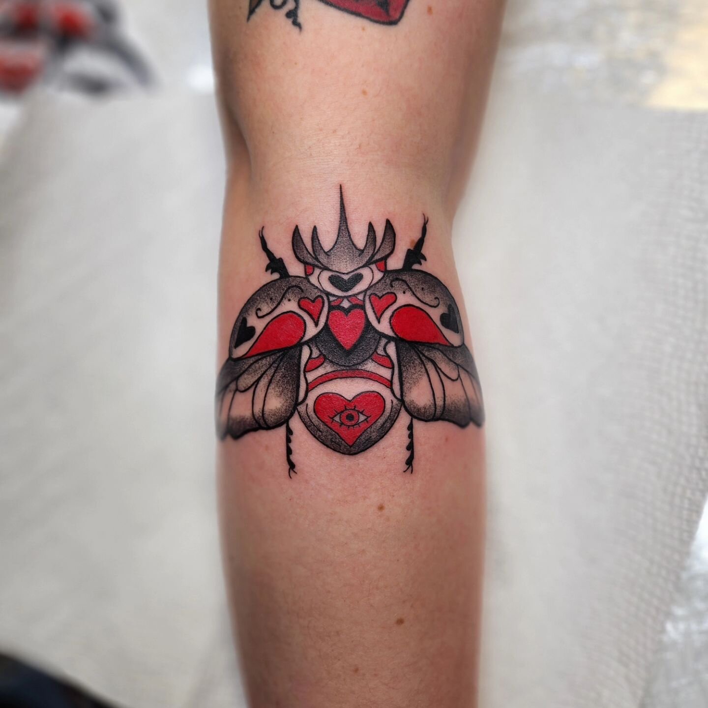 ❤️ Beetle Heart for Madison ❤️
.
.
.
.
.
.
#beetletattoo #bugtattoo #colortattoo #flashtattoo #flashdesign #tattooartist #georgiatattoo #georgiatattooartist #atlantatattooartist #atlantatattoo #colortattoo